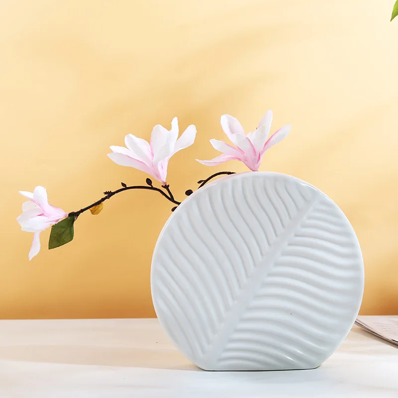 2024 Latest Exquisite round Leaf Decorative White Ceramic Vase Set Modern Nordic Design Wedding Occasions Fashionable Set Vase
