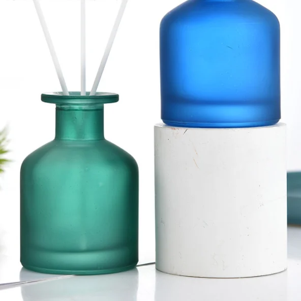 Most Popular Empty 100ml 150ml 200ml round black glass aromatherapy reed diffuser fragrance glass bottle with stopper