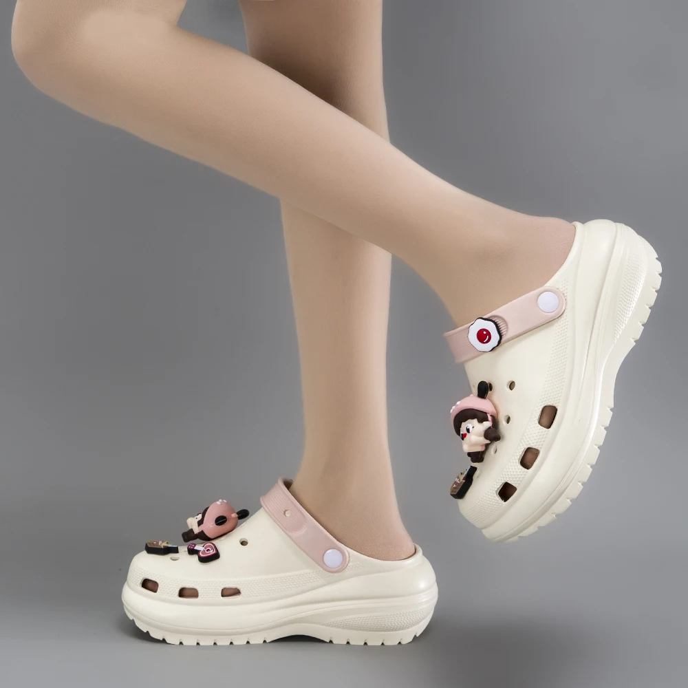 New Design Fashion Breathable Anti slip Kids Ladies Sandals Shoes Platform Thick Sole House Outdoor Casual slippers Women Clogs