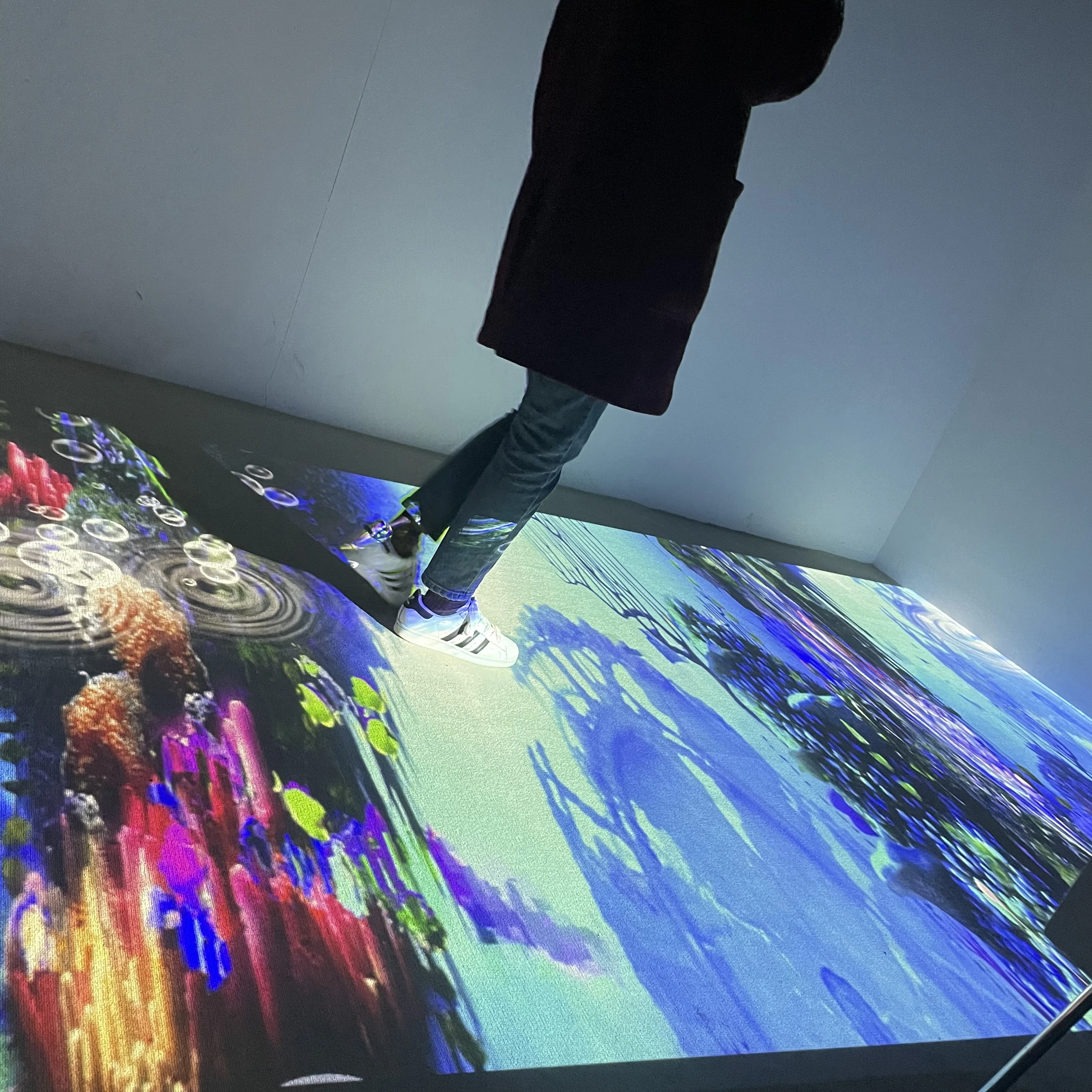 The Newest Low Price 3D Games New Advertising Tempered Glass Interactive Projector Dance Led Floor Piano System