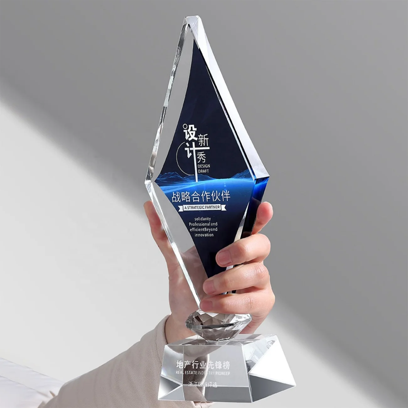 Glass Blank Diamond Faced Trophy Customized Logo Clear K9 Crystal Trophy Award Wholesale Crystal Sports Souvenir Gift Europe