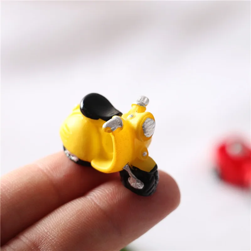 2025 New 3D Figurines Resin Motorcycle Miniature Red Yellow Green Transportation Figure for Dollhouse Toys