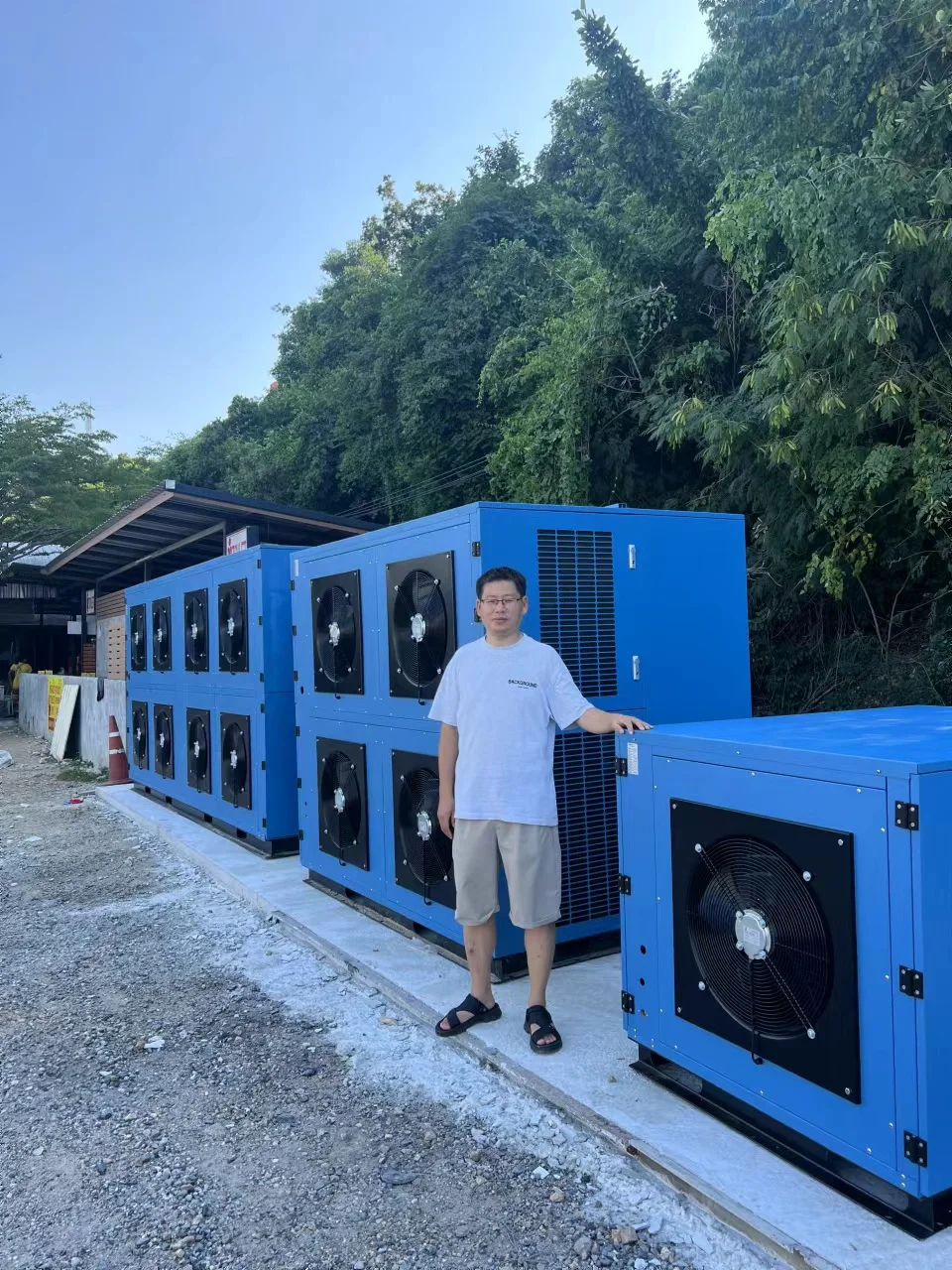 Solar Power Atmospheric Water Generator From air Machine 1000L Dehumidifier