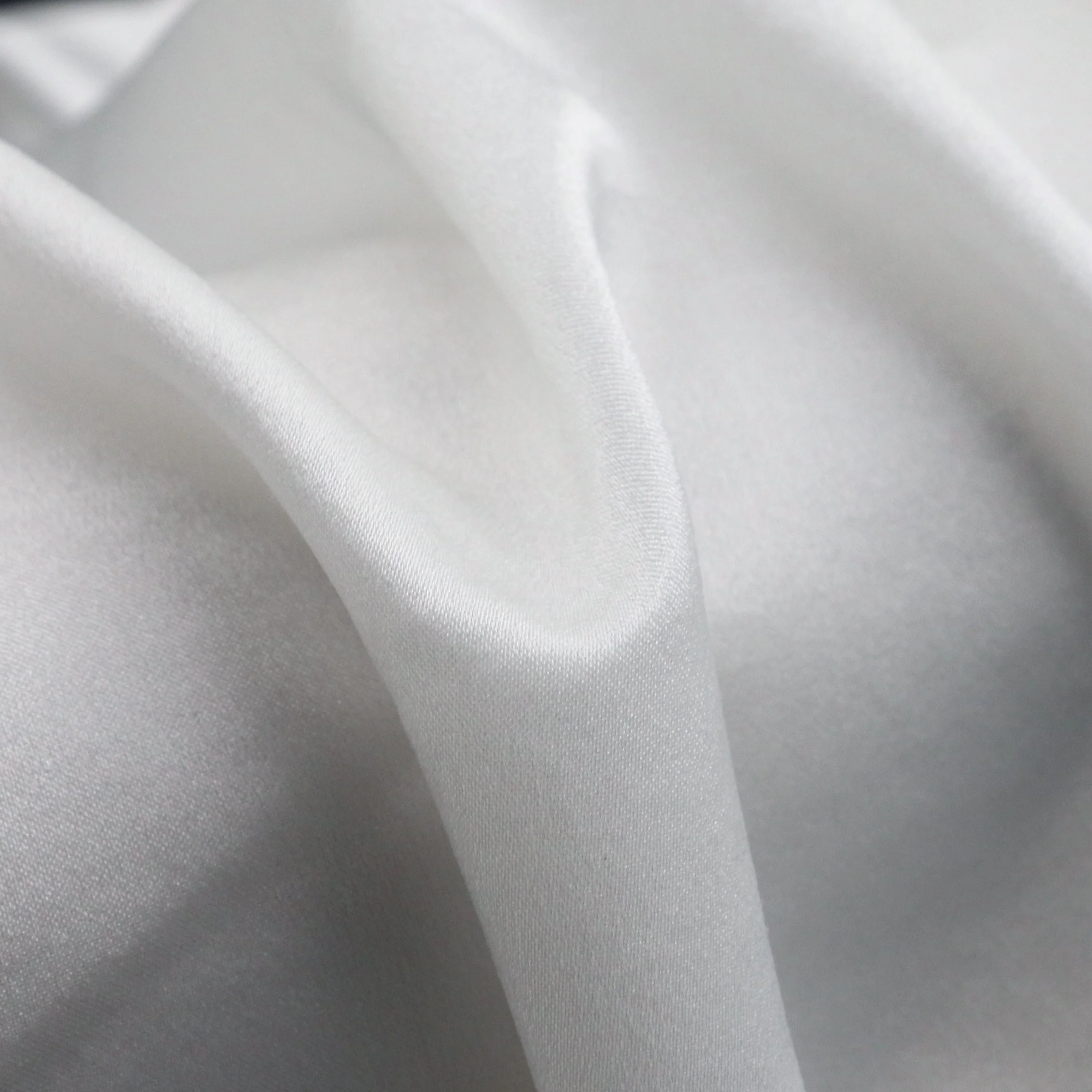 16 momme pure silk fabric eco-friendly 140 cm width robe dress printed white silk fabric for clothing pillowcase