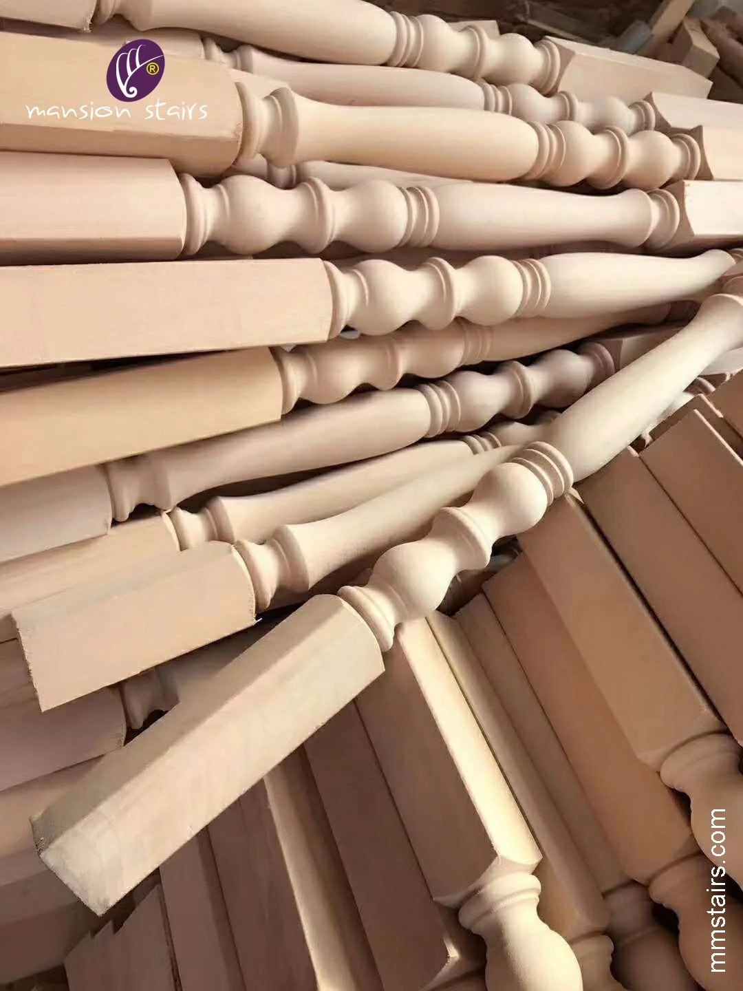 Резная стойка из цельной древесины перил/балясины