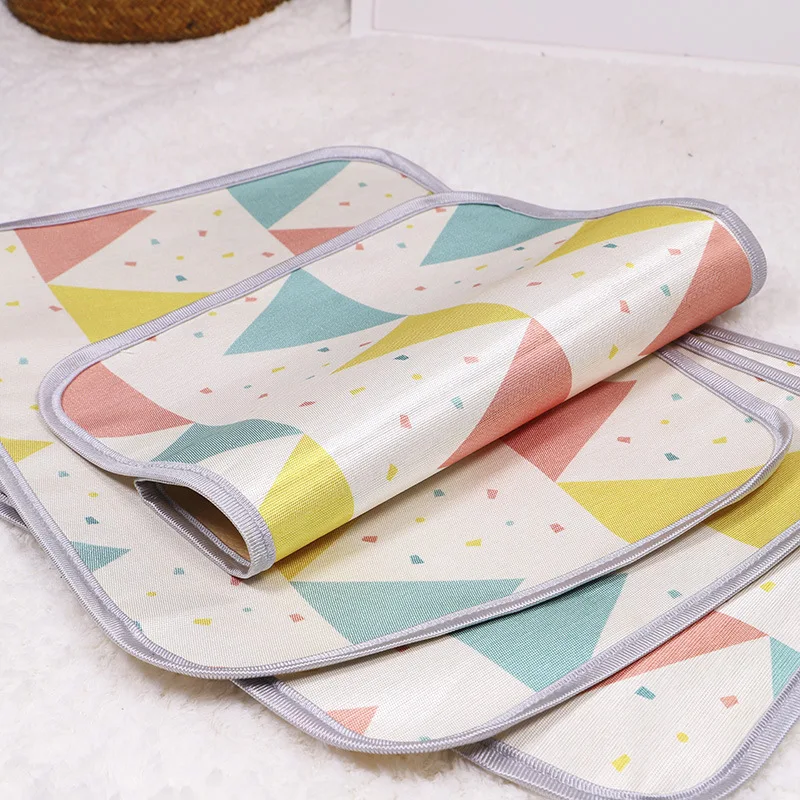 Washable Cute Ice Silk Cooling Pad Breathable mesh Double-sided usable dog cat Sleeping pad blanket pattern printed pad