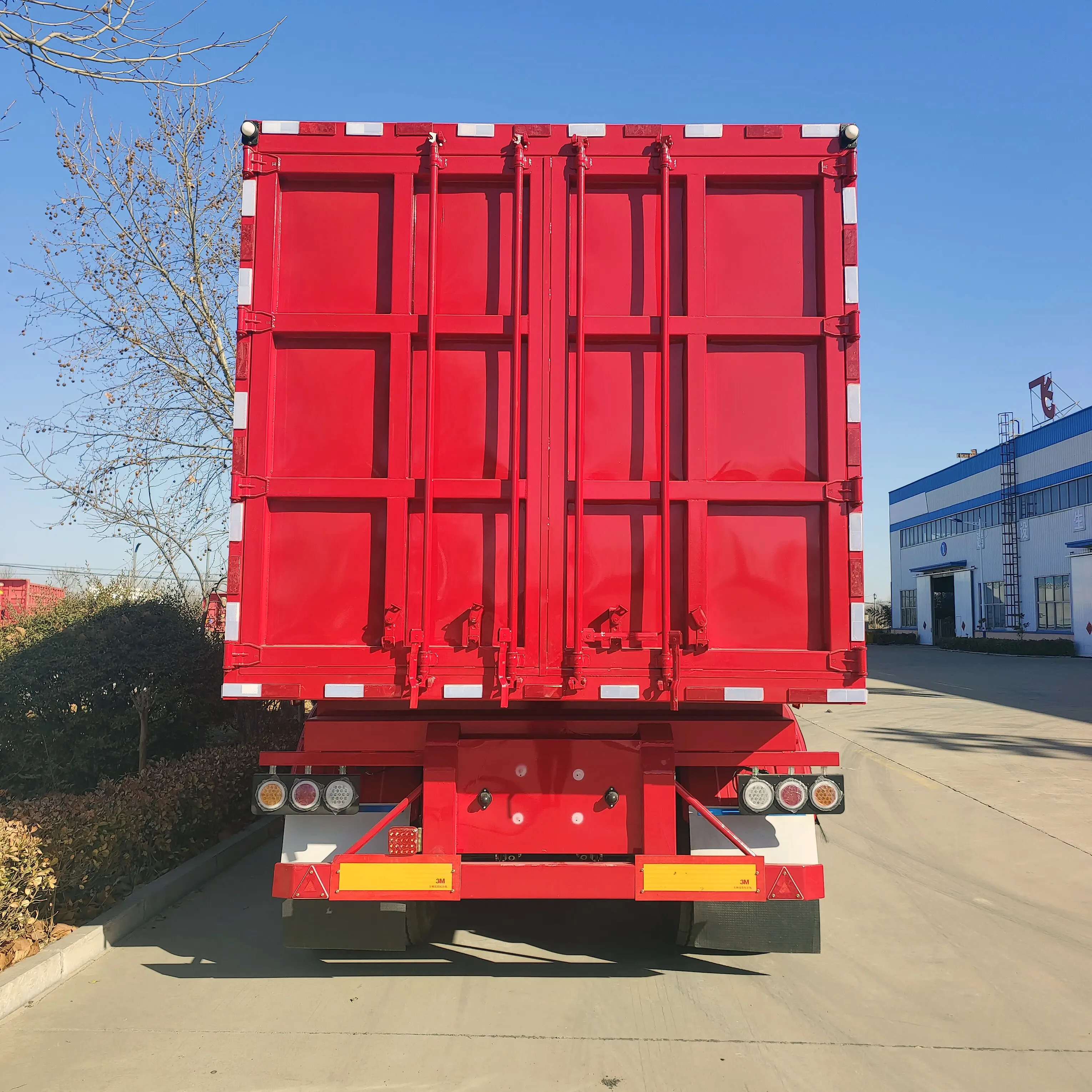 China Manufacturer Tri-axles 45ft Transport Goods Cargo Semi Trailer Box Trailer Van Curtain Semi Trailer