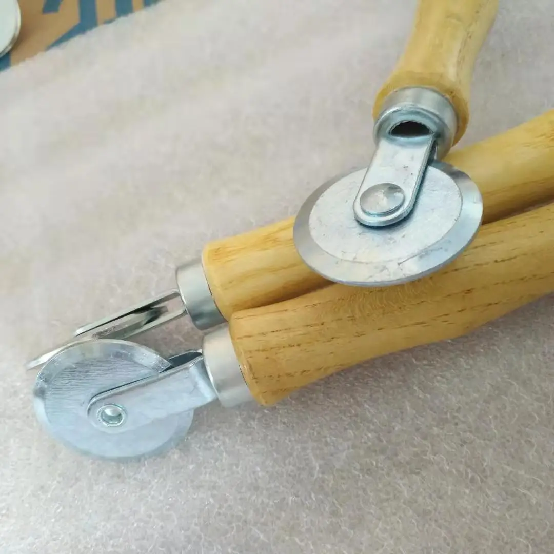 Installing tool window installation hand spline rollers window screen wood handle spline roller