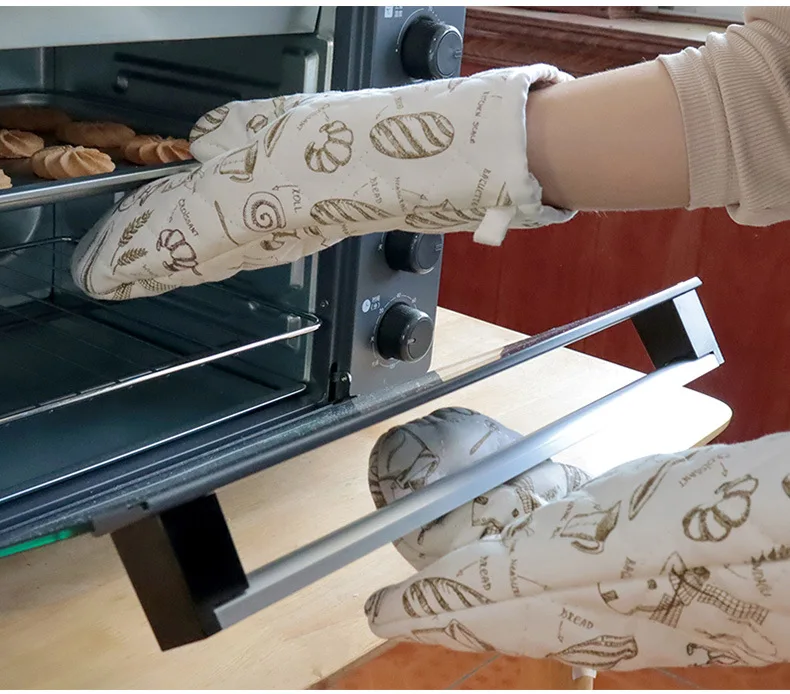 Gourmet Baking Oven Mitts with Insulated Gloves and Pads Microwave Mitts and Napkins Fabric Background