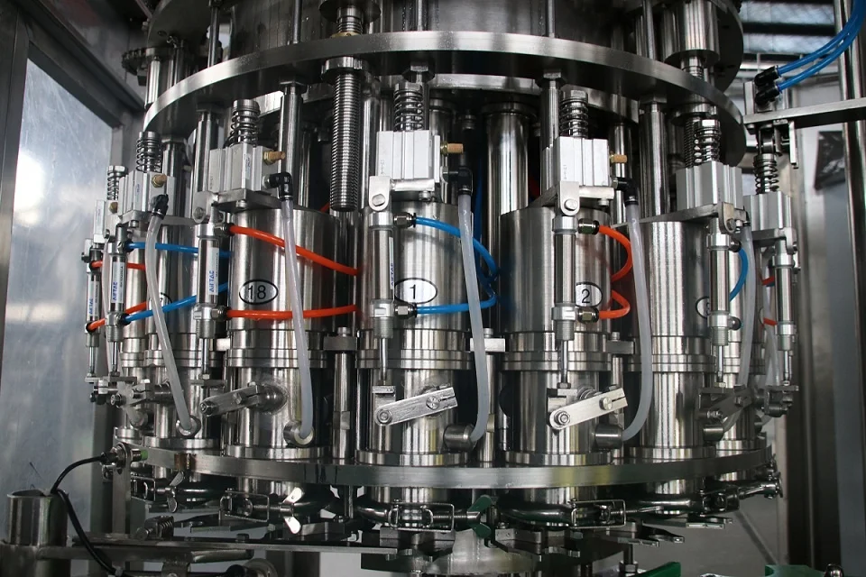 Automatic and packing plastic bottle essential palm cooking vegetable olive edible oil filling machine