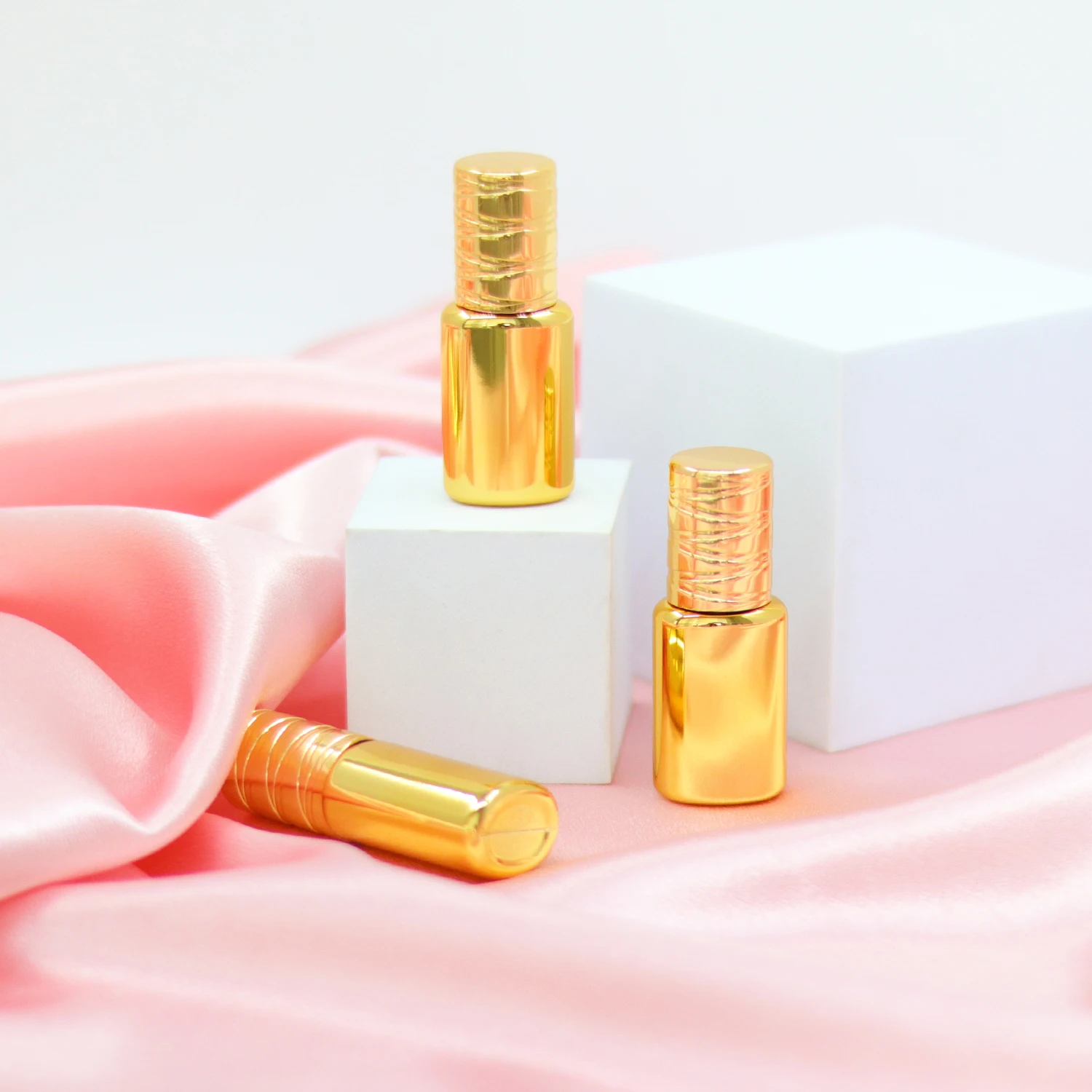 Eyelash Extensions Glue Low Humidity Lash Adhesive Fast Drying 0.5s Latex Free Oem Strawberry Banana Lash Glue Adhesive