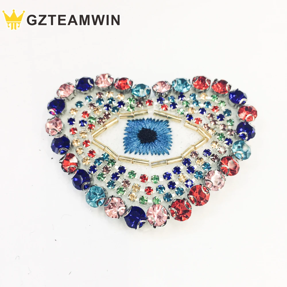 Custom Rhinestone Bead Hearts Patches Sew on Applique Clothing Embroidery patch Brooches Beaded Heart Pins for Jackets