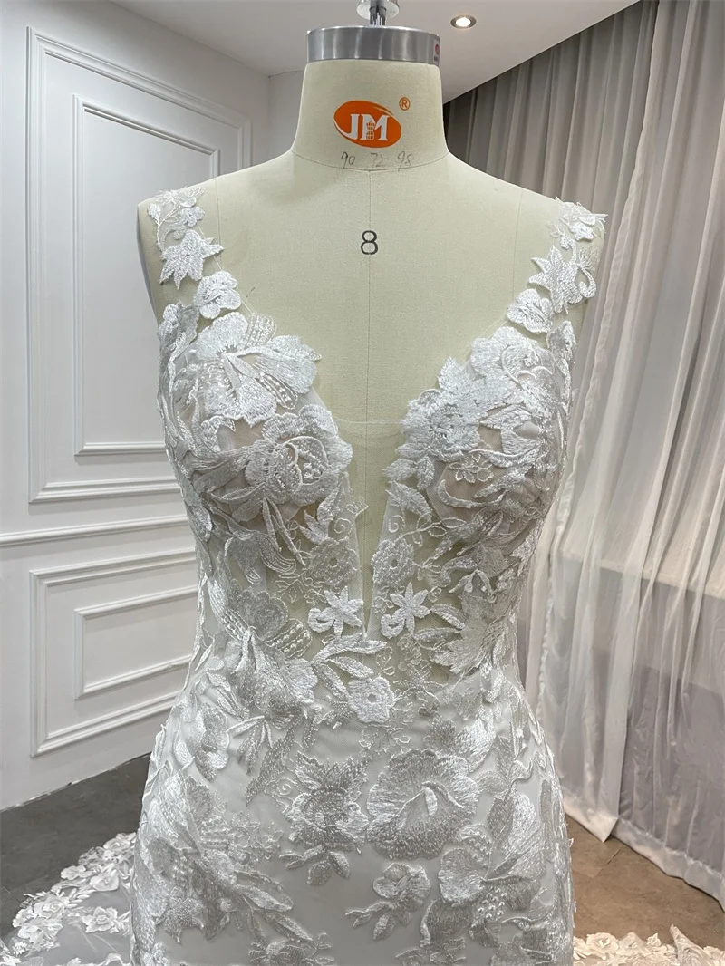 Exquisite Lace Appliques Mermaid Wedding Dress With Long Train 2022