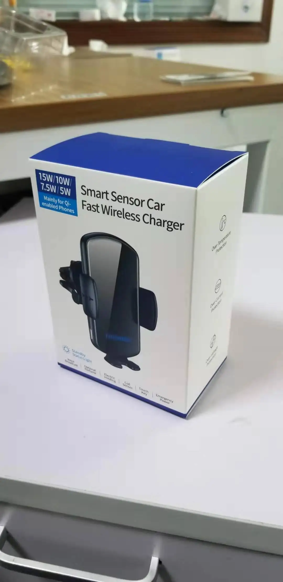 
Best selling product 2020 qi wireless car charger for mobile phone portable 15W 10W car mount wireless charger 