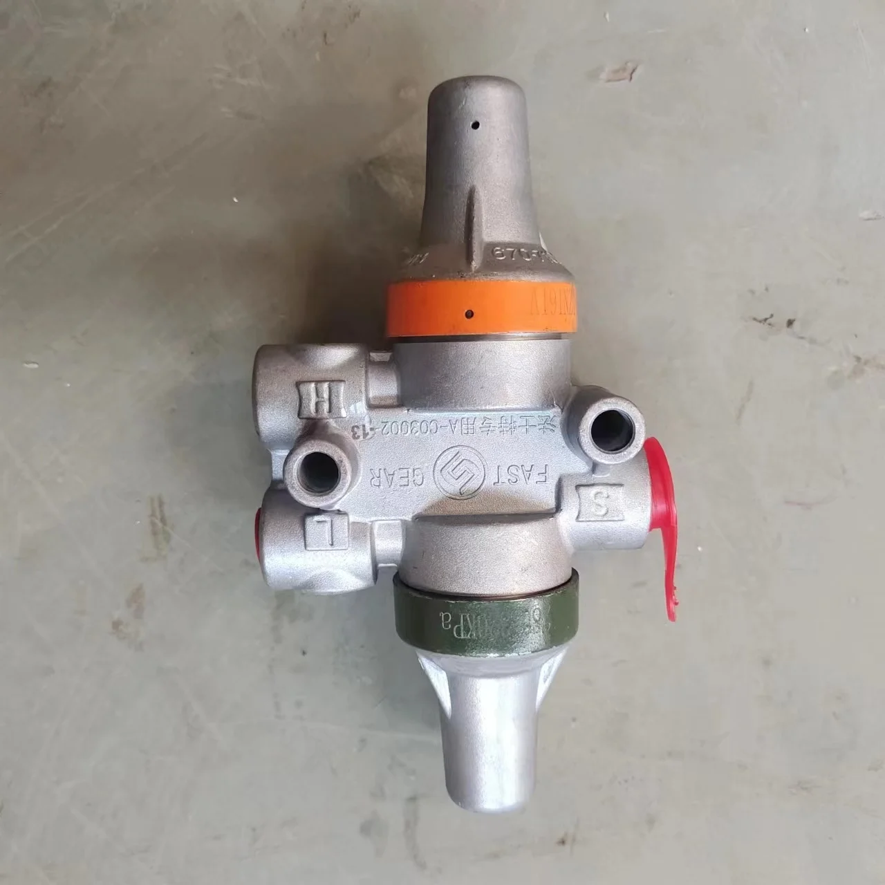 Double pressure regulating valve assembly for gas path of Fate 16-speed gearbox Air filter pressure regulating valve A-C03002-13