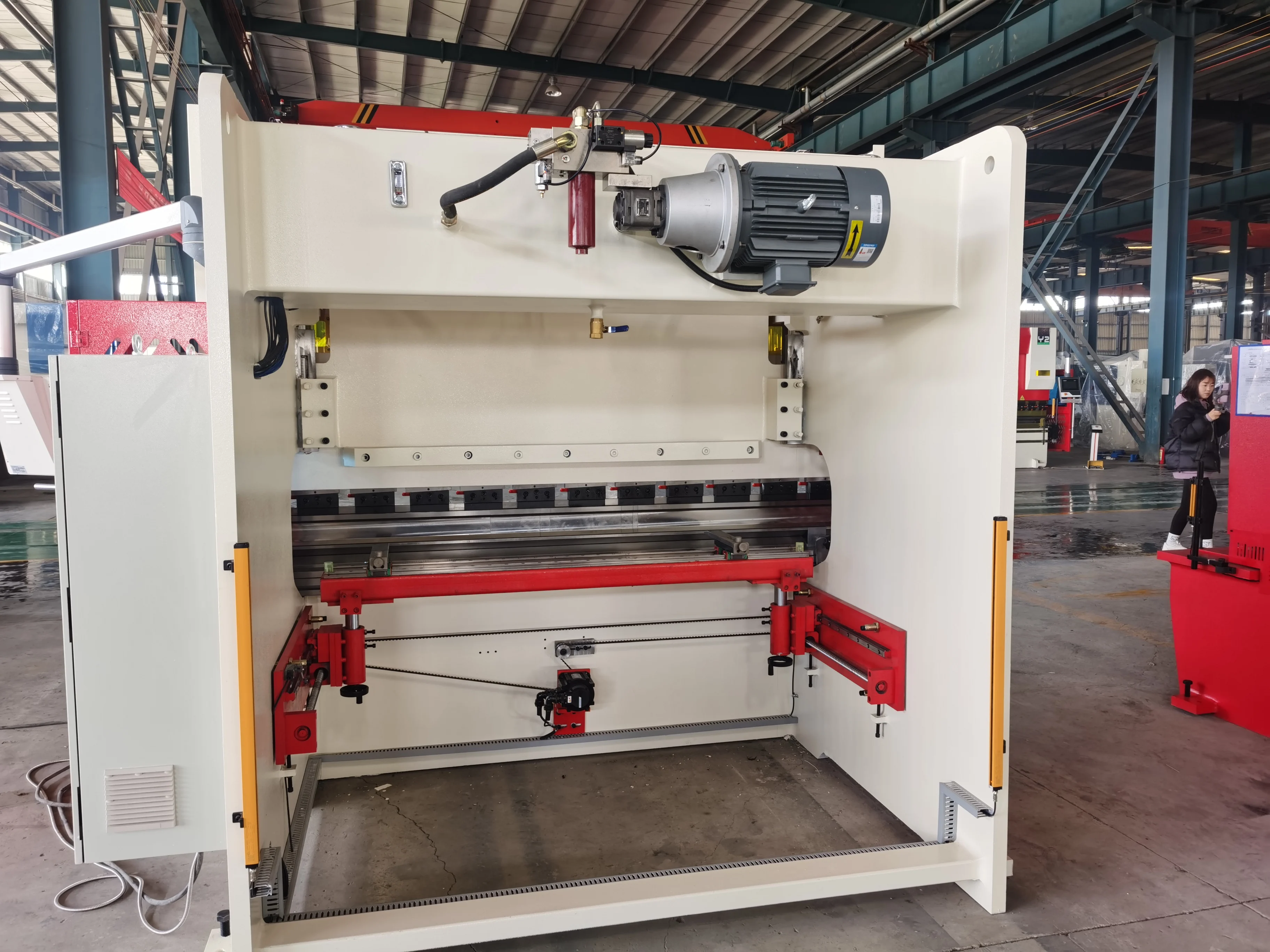  Китай Rbqlty 100T2500mm CNC гидравлический листогибочный пресс