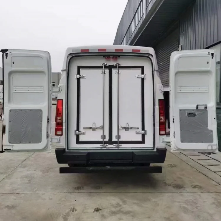 Powerful long axle bread refrigerated truck for refrigerated cargo transportation, efficient mobile refrigerated truck
