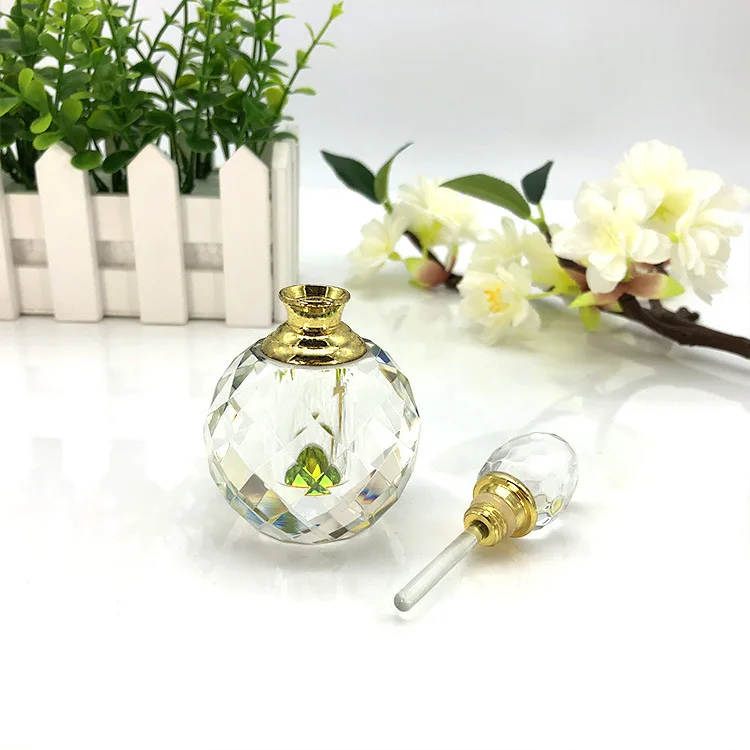 Wholesale 3ml Empty Round Shape Crystal Decorative Luxury Crystal Oil Perfume Attar Bottle