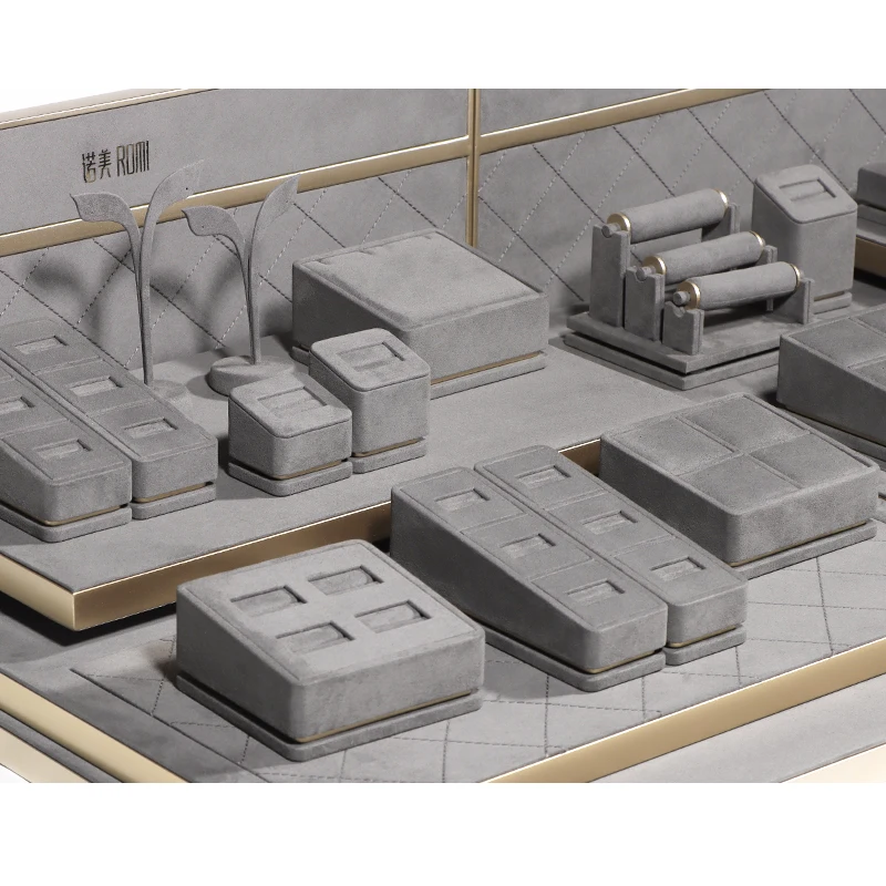 ROMI Design Customized Jewelry Stand Jewelry Display Set Luxury High End Suede and Leather Jewelry Display