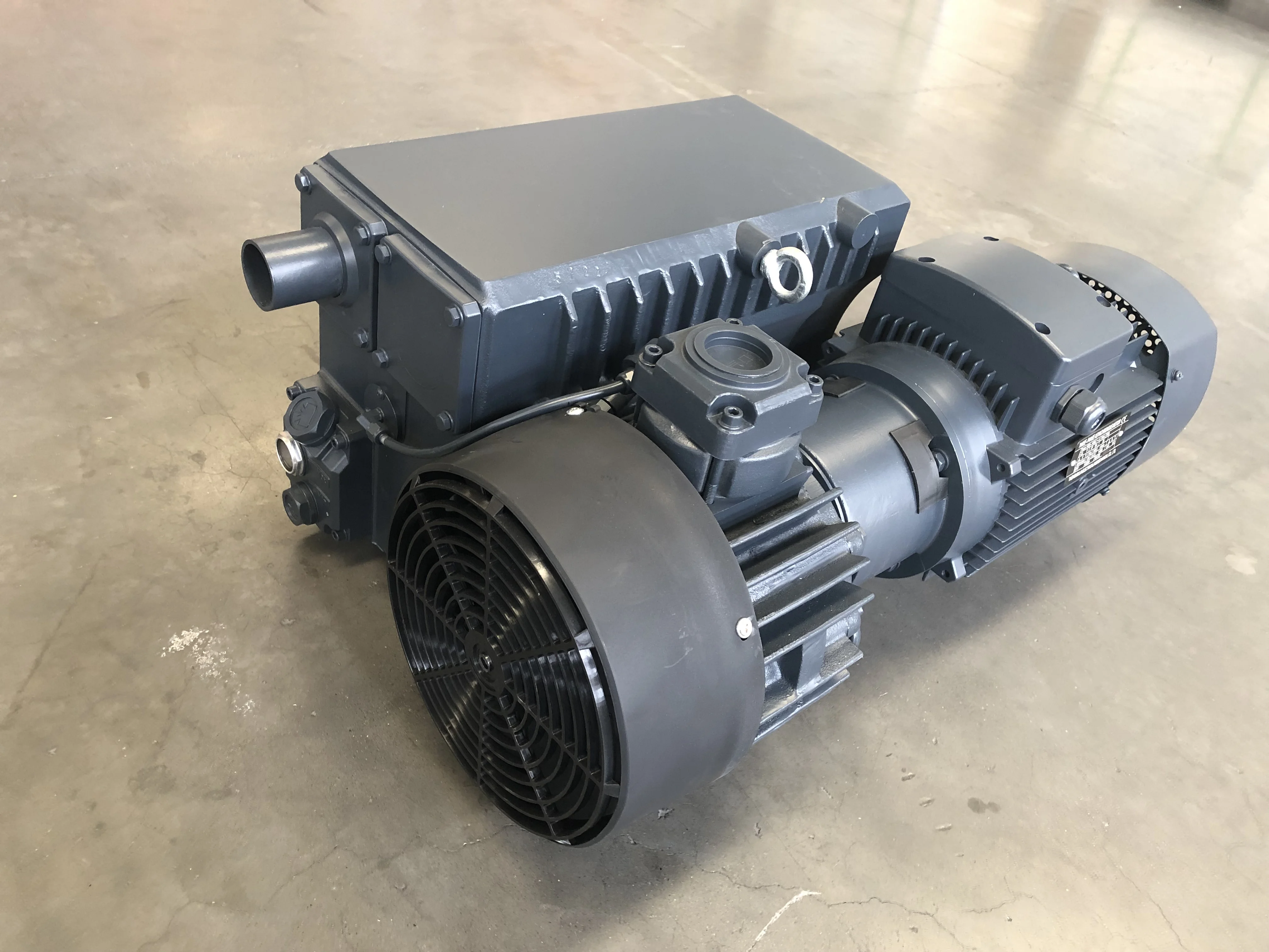 63m³/h China Factory Direct Sale 2.2kw 3hp Industrial Grade Oil Rotary Vane Pump 50hz 1425-1710 Rpm For Membrane Vacuum Press