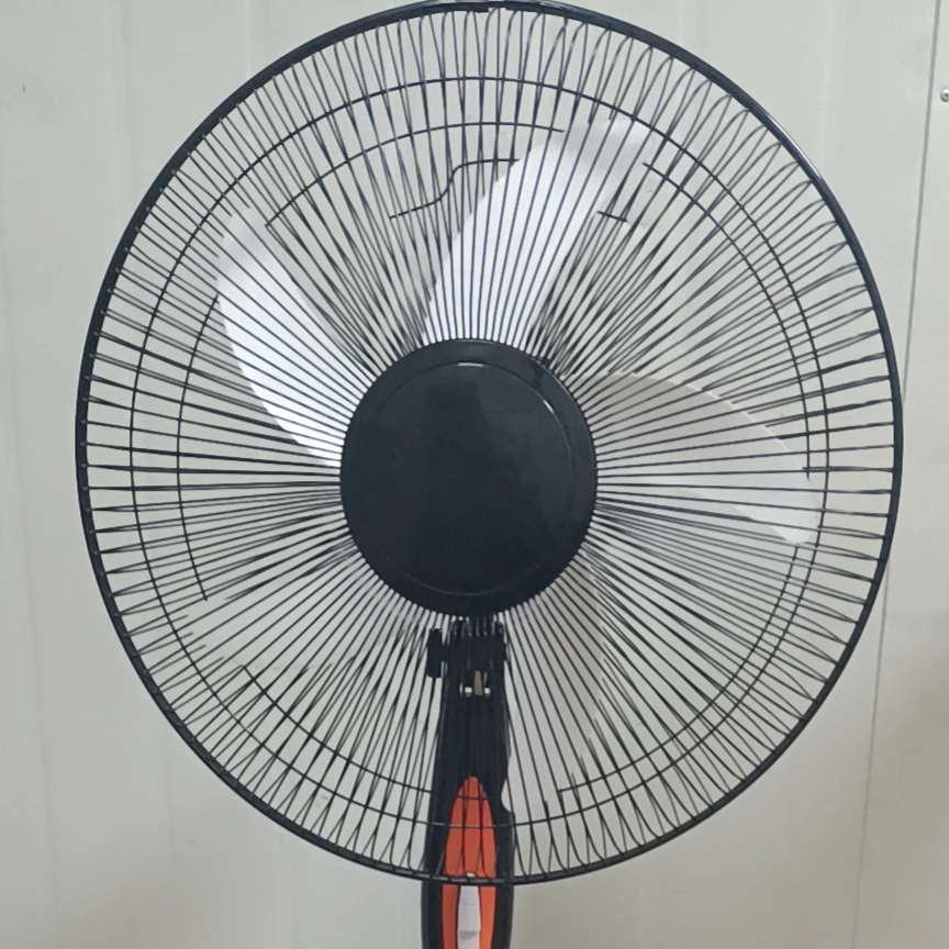 Factory direct price concessions 16 inches 12V 5 leaf home hotel DC vertical electric fan