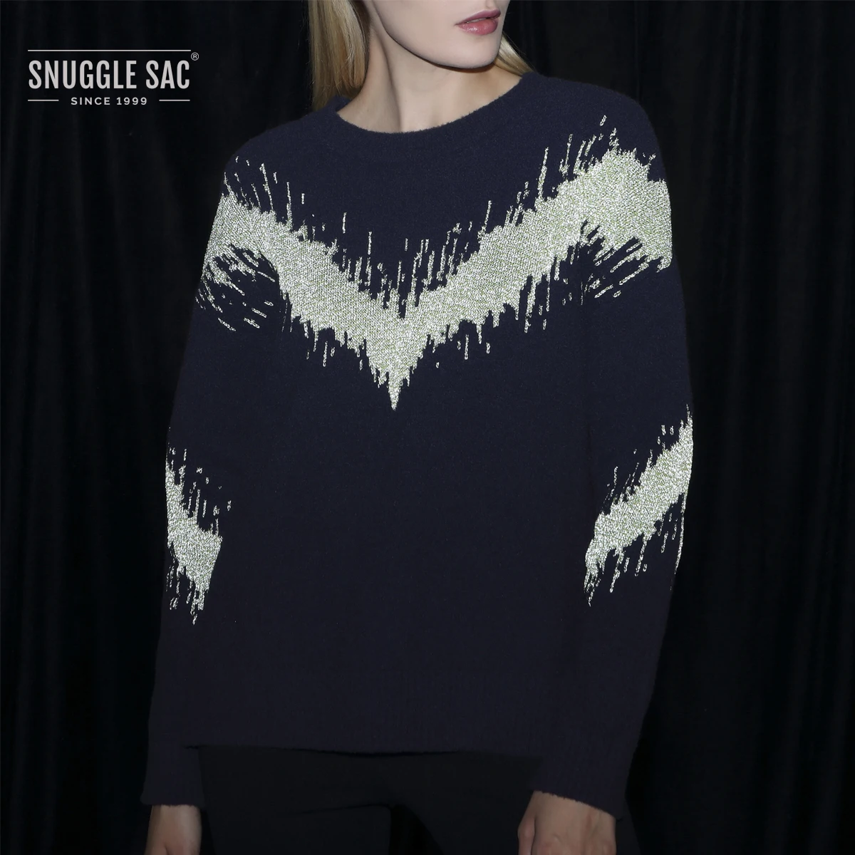 Snuggle Sac New Arrival Air Feel Glow in the Dark Ladies Sweater Reflective Crewneck Sweater