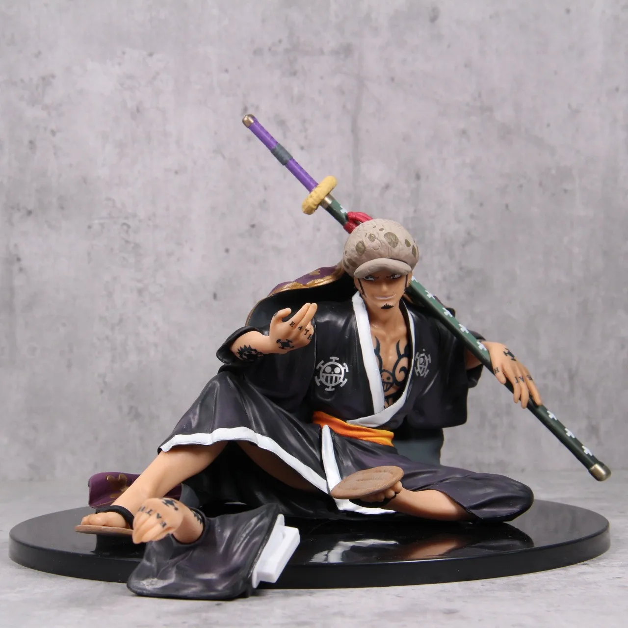 Хорошее качество одна штука Trafalgar D. Фигурки из мультфильма