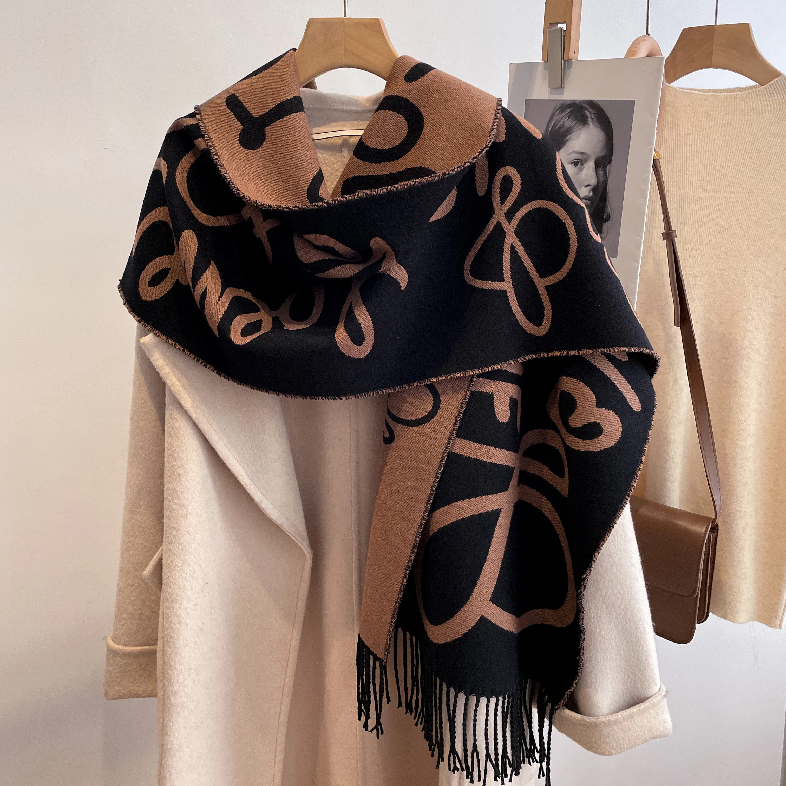 Ladies thickened long warm blanket letters and horse women shawls imitated pashmina luxury designer winter cashmere scarf