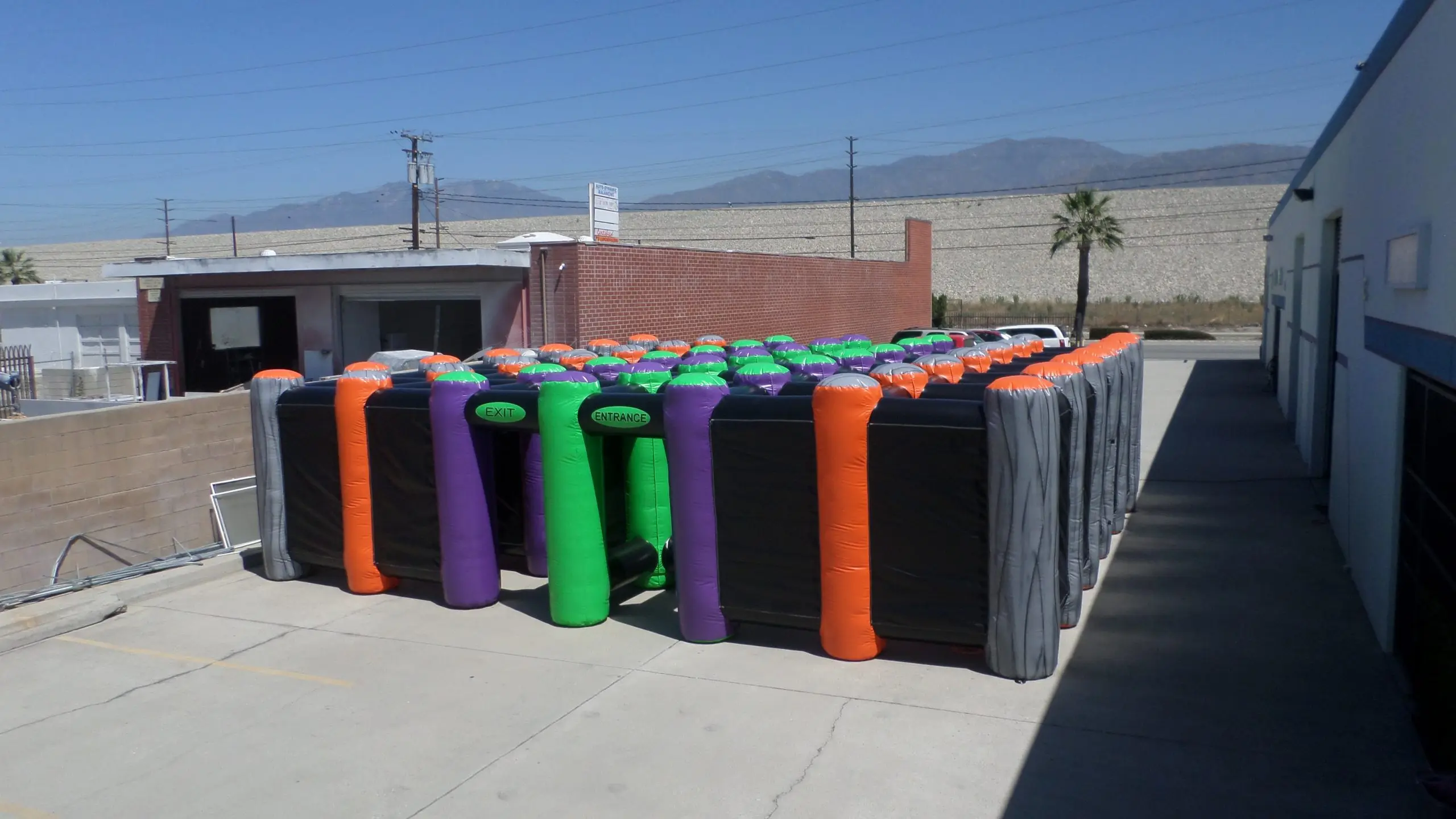 Amazing factory sale big inflatable haunted maze arena sports games inflatables Maze games for adults