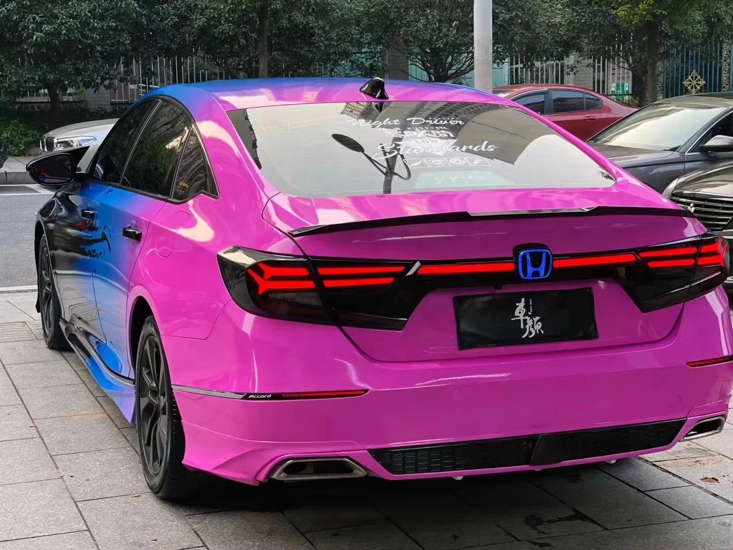 Hot selling car custom vinyl black blue pink custom gloss color changing film Car color changing dragon painting protective film