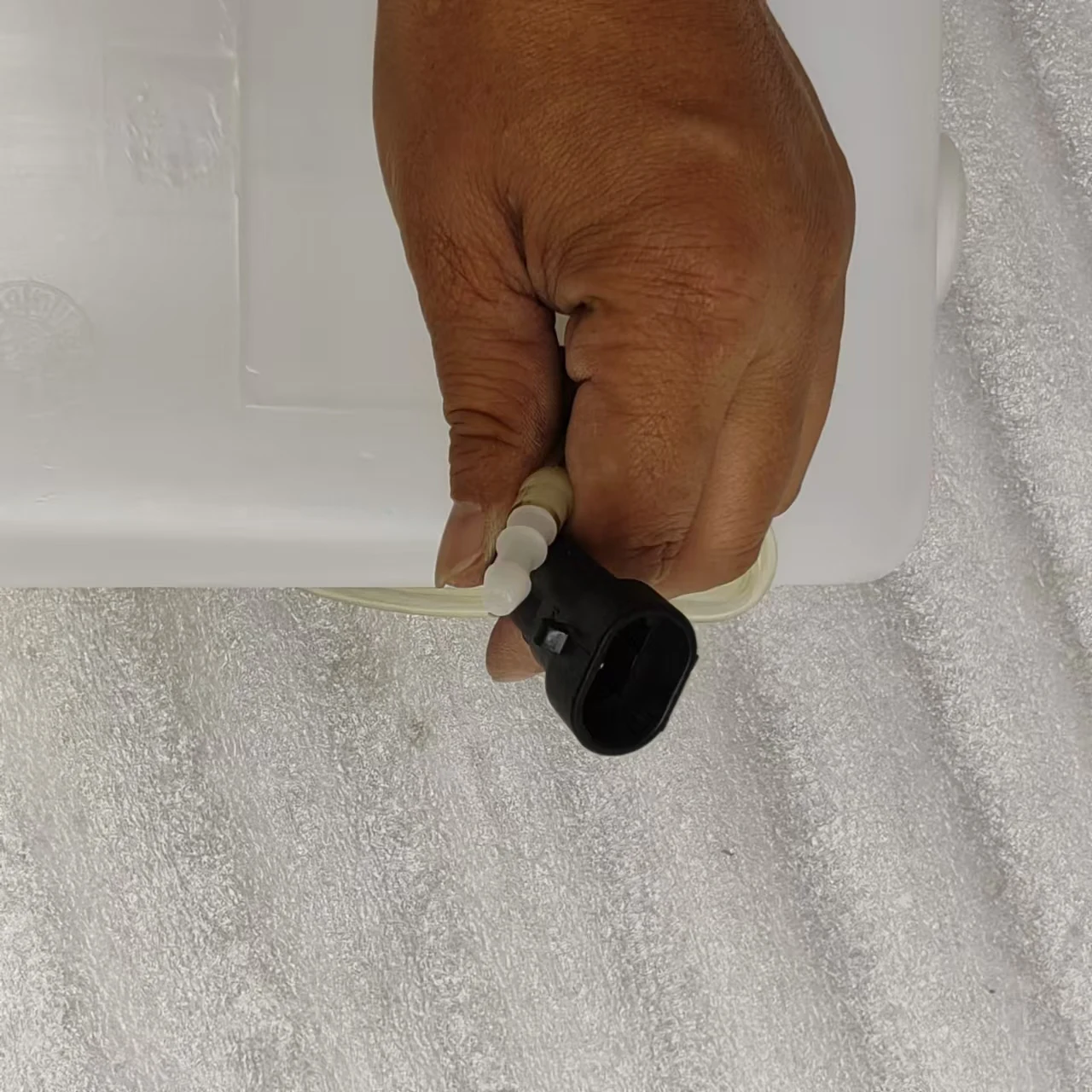 High Quality Steel Mount Windshield Washer Tank Low Price Bus Accessory for All Buses including Accord AC/OEM Models