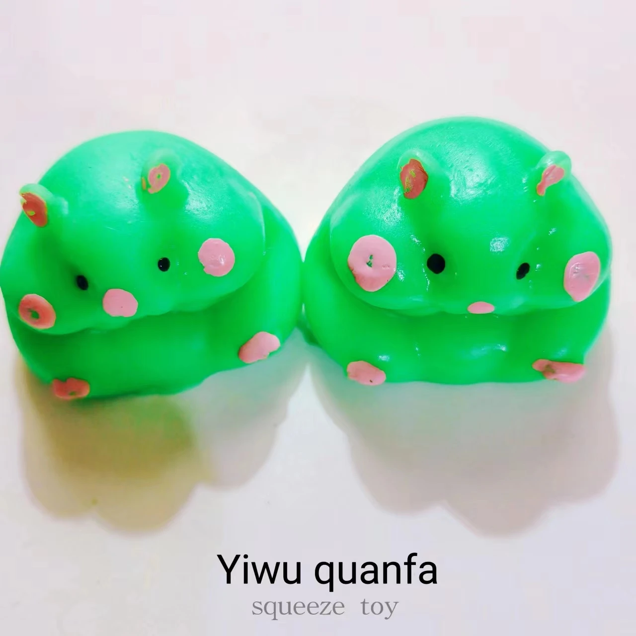 TPR Squishy Soft Cute Cheese Hamster Pinch Le Cute Soft Waxy Cheese Mouse Decompression Toy Creative Boring Hand Kneading