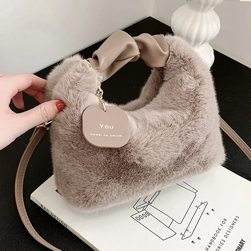 Mao Mao bag new winter handbag female niche plush bag handbag fashion messenger bag.