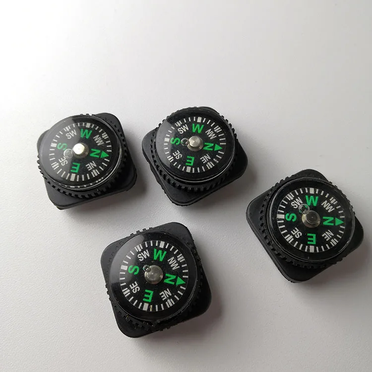 Made in China leather case compass can be worn with a watch less than 2mm wide with an outdoor orienteering compass