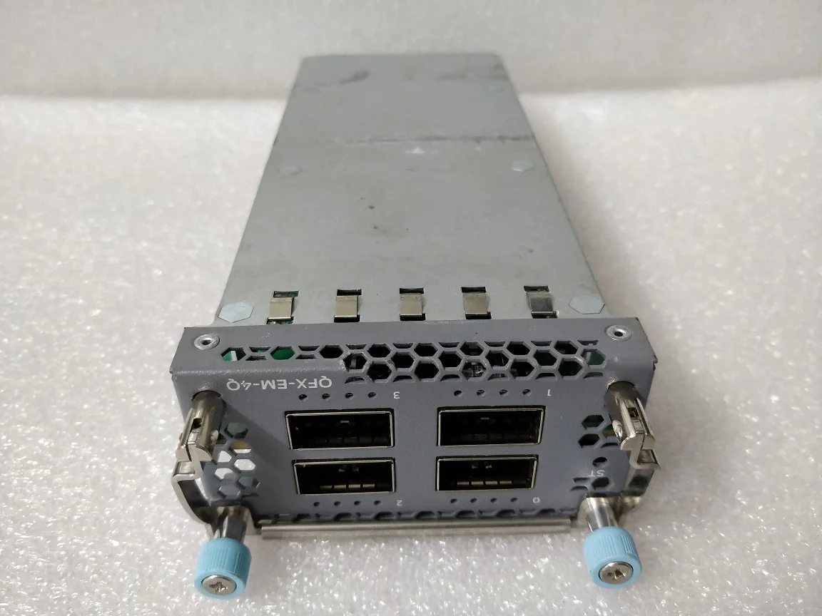 QFX-EM-4Q 4-портовый QSFP + модуль расширения для QFX5100-24Q