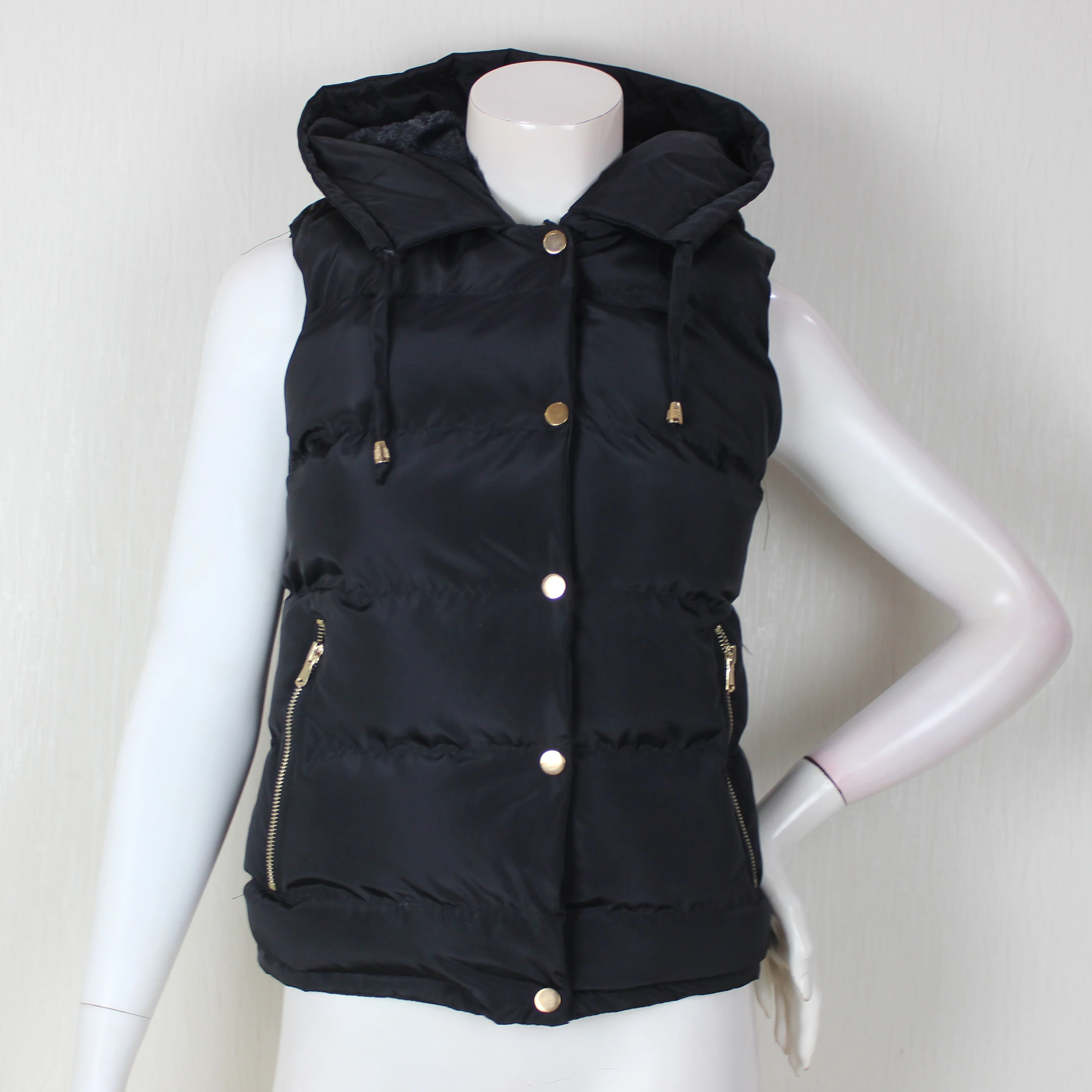 Wholesale women apparel lady vest with hoody and pocket and fur lining