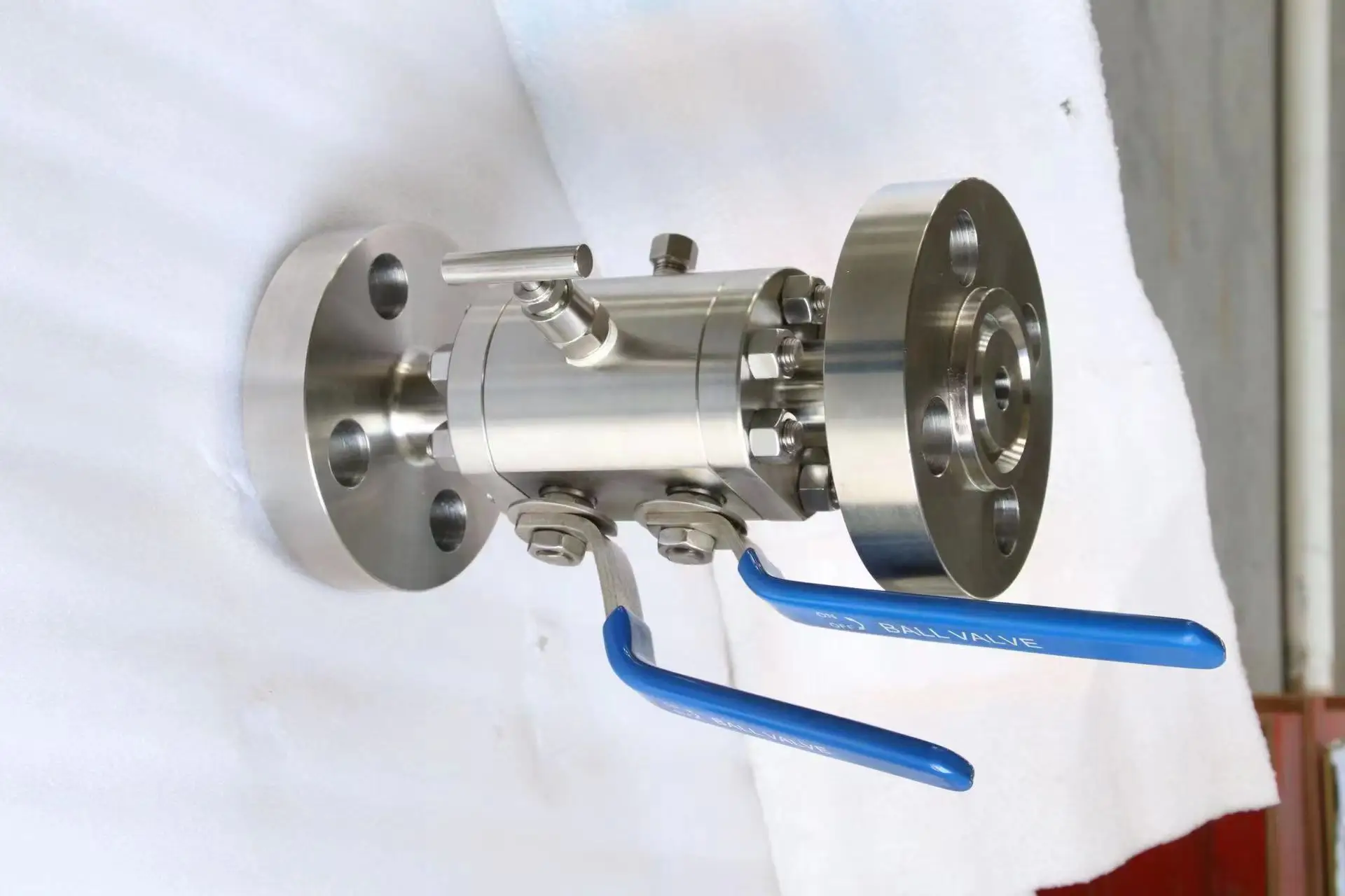 Intergrated Internal Thread Flange Type Two Valve Stainless Steel Double Block And Bleed Valve DBB