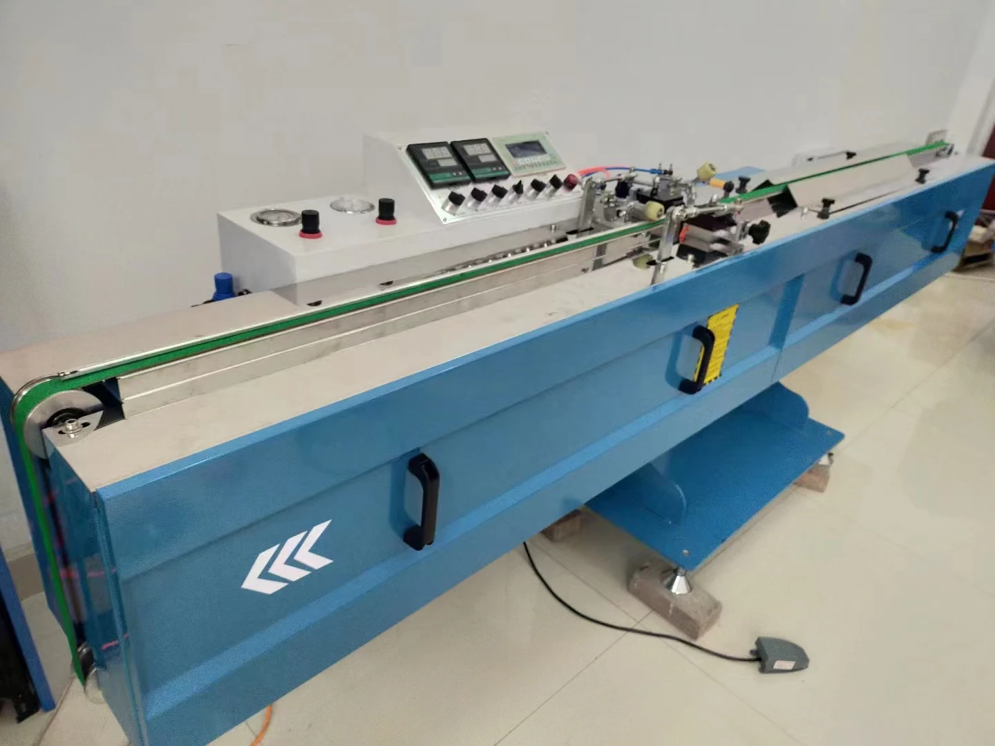 Insulating Glass Sealant Coating Equipment/Aluminium spacer bar Sealing Machine for insulating glass production line