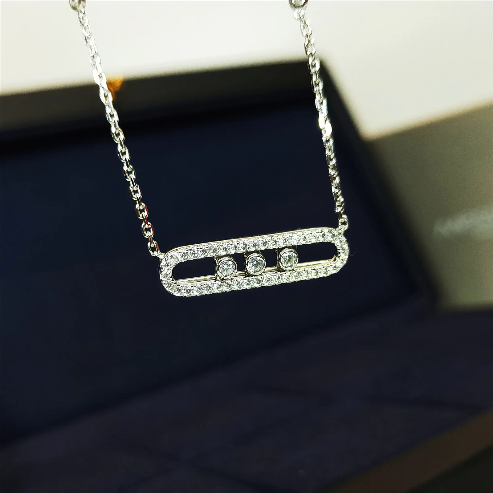 Aimgal fine jewelry  S925 sterling silver plated 18k gold three 5A high carbon diamond move collarbone chain