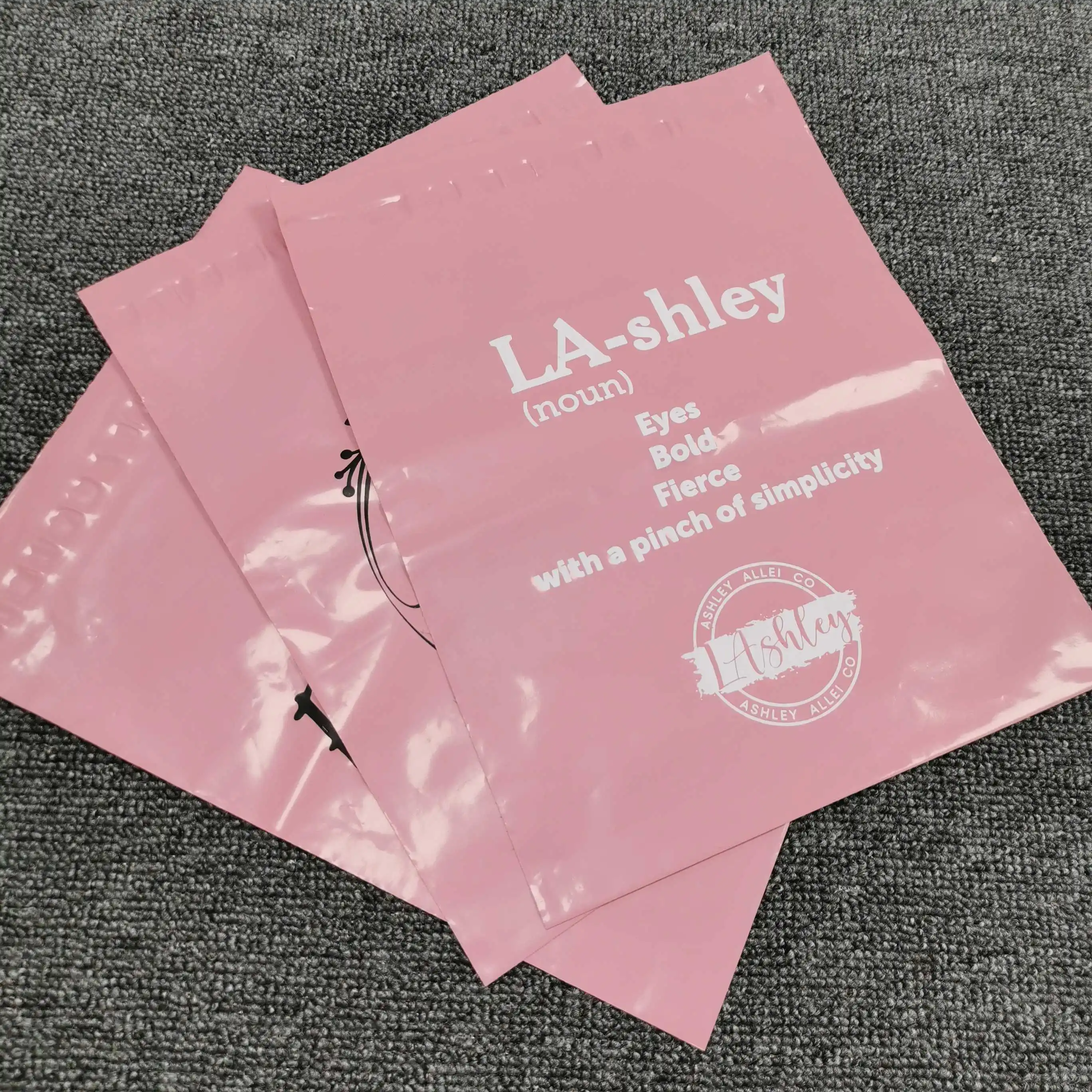 Самоклеящаяся розовая поли-переработанная Курьерская сумка для отправки посылки