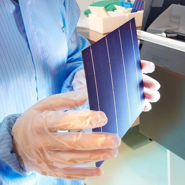 Donghui 10w 20w 50w 60w 80w 100w roof solar panel cheap solar panels china with battery and inverter