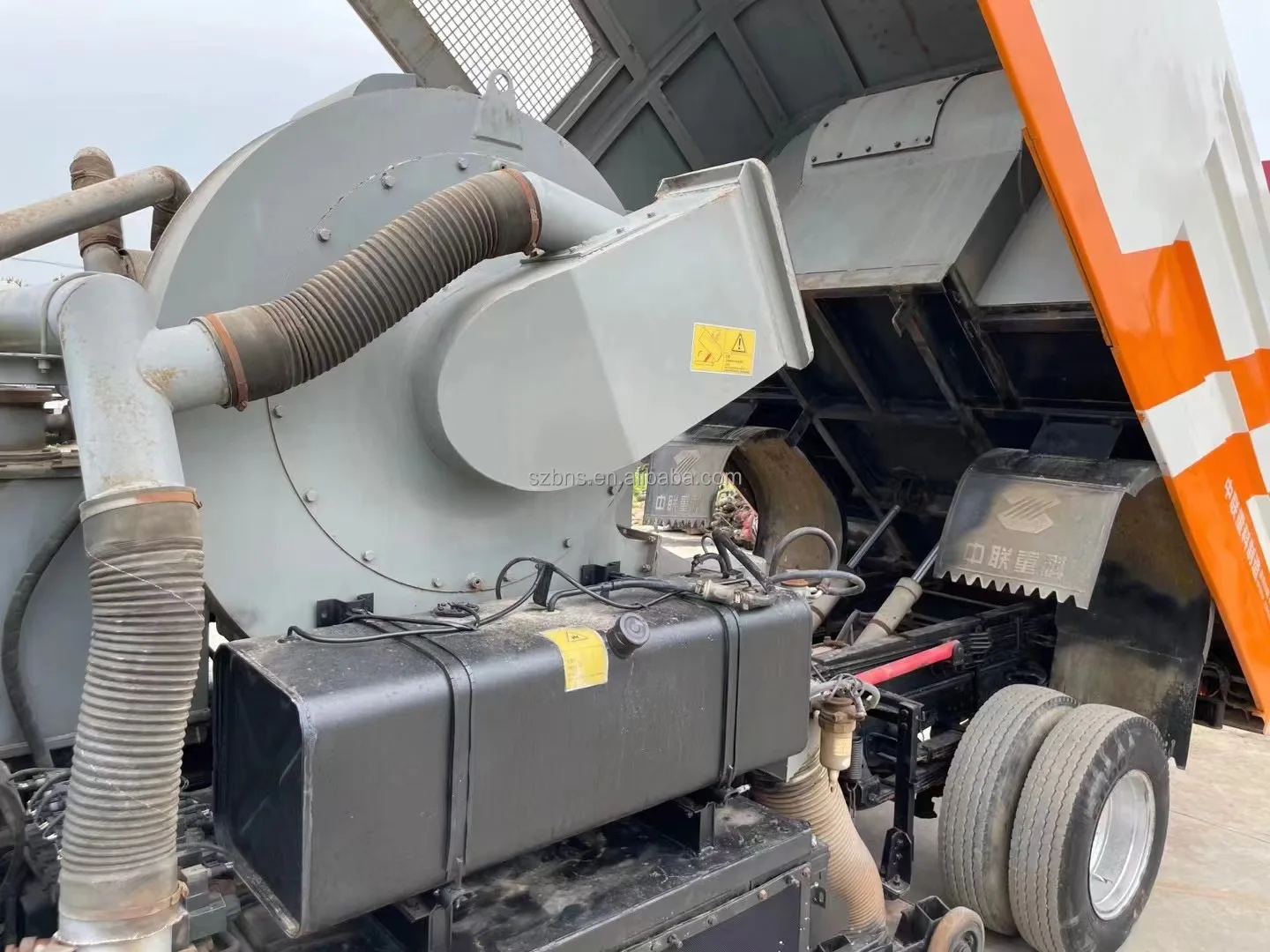 Хорошая цена Вакуумная уборочная машина Isuzu 600p для уличной уборки пылеочистительные машины с