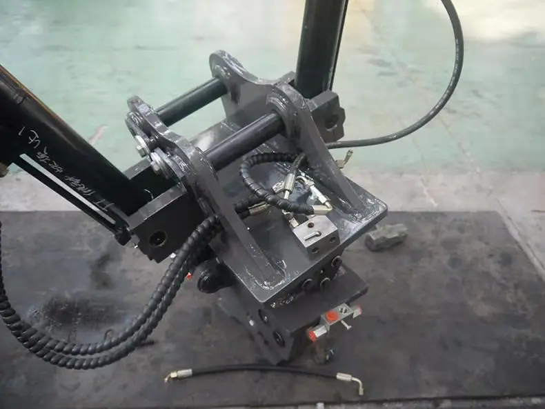 Hydraulic quick coupler/quick hitch for Terex HR32