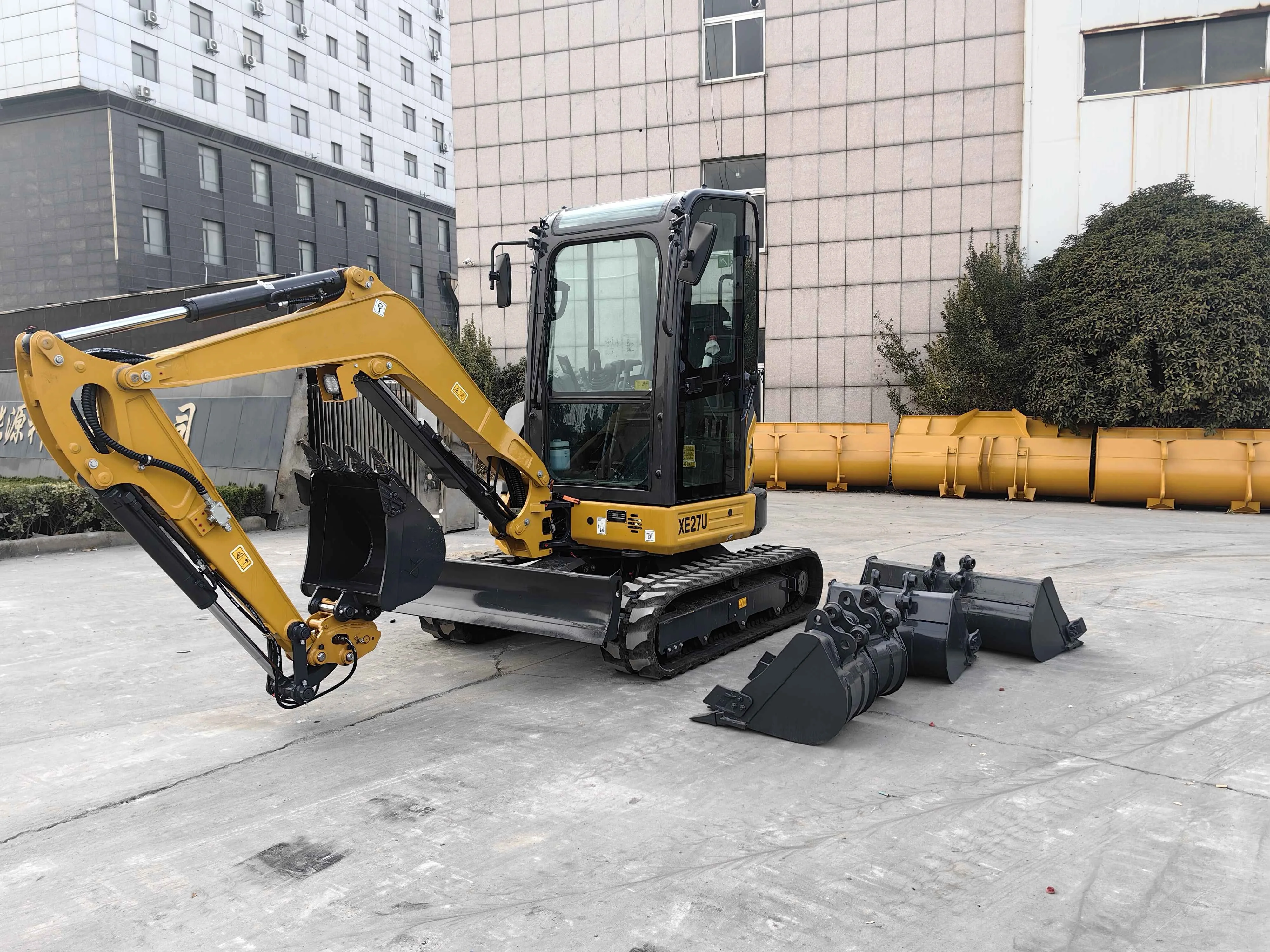 Mini 2.7 ton 3 ton excavator with cabin and heater from China TOP 1 brand new mini excavator XE27U