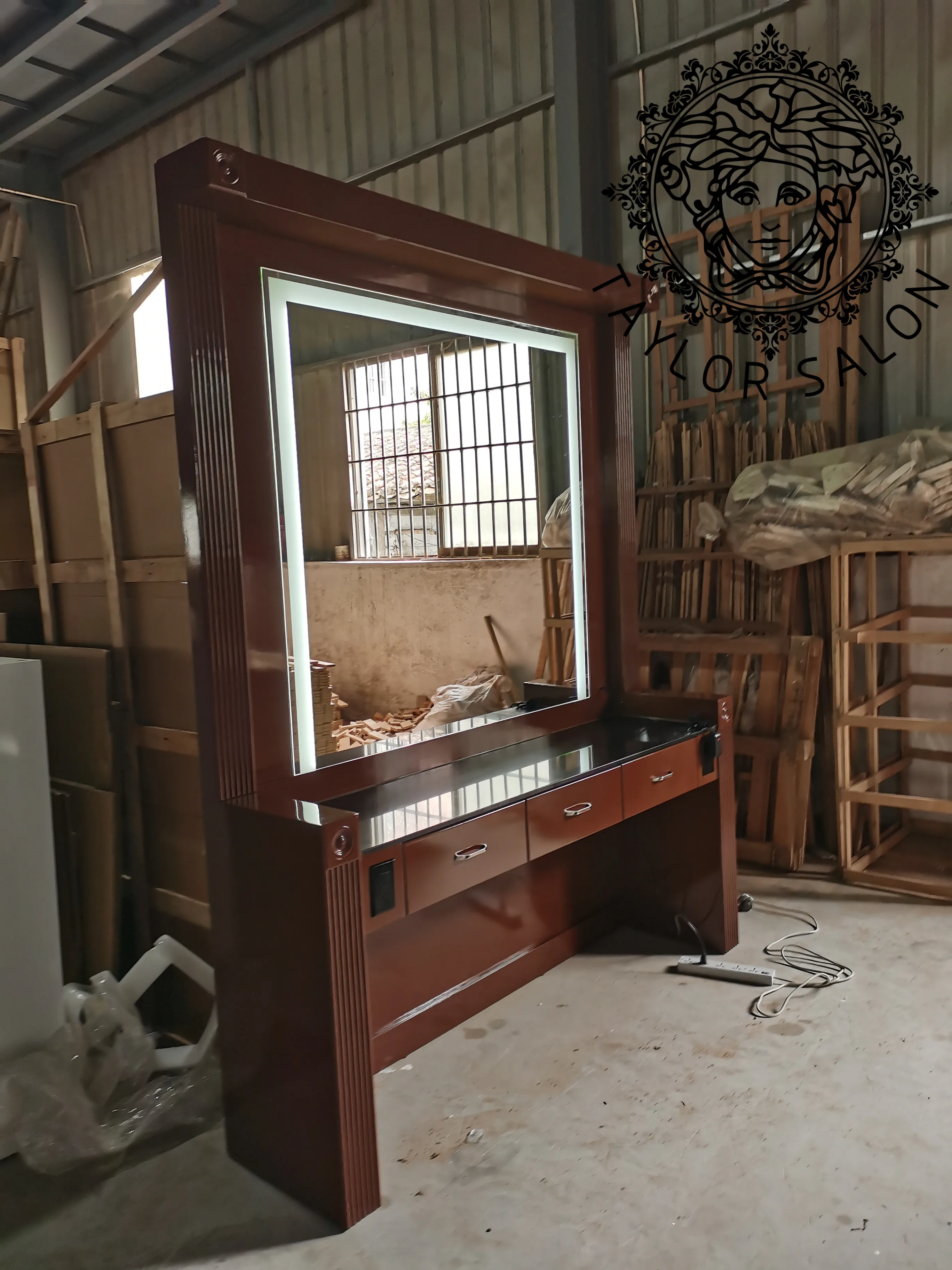 Деревянное Зеркало для парикмахерской по заводской