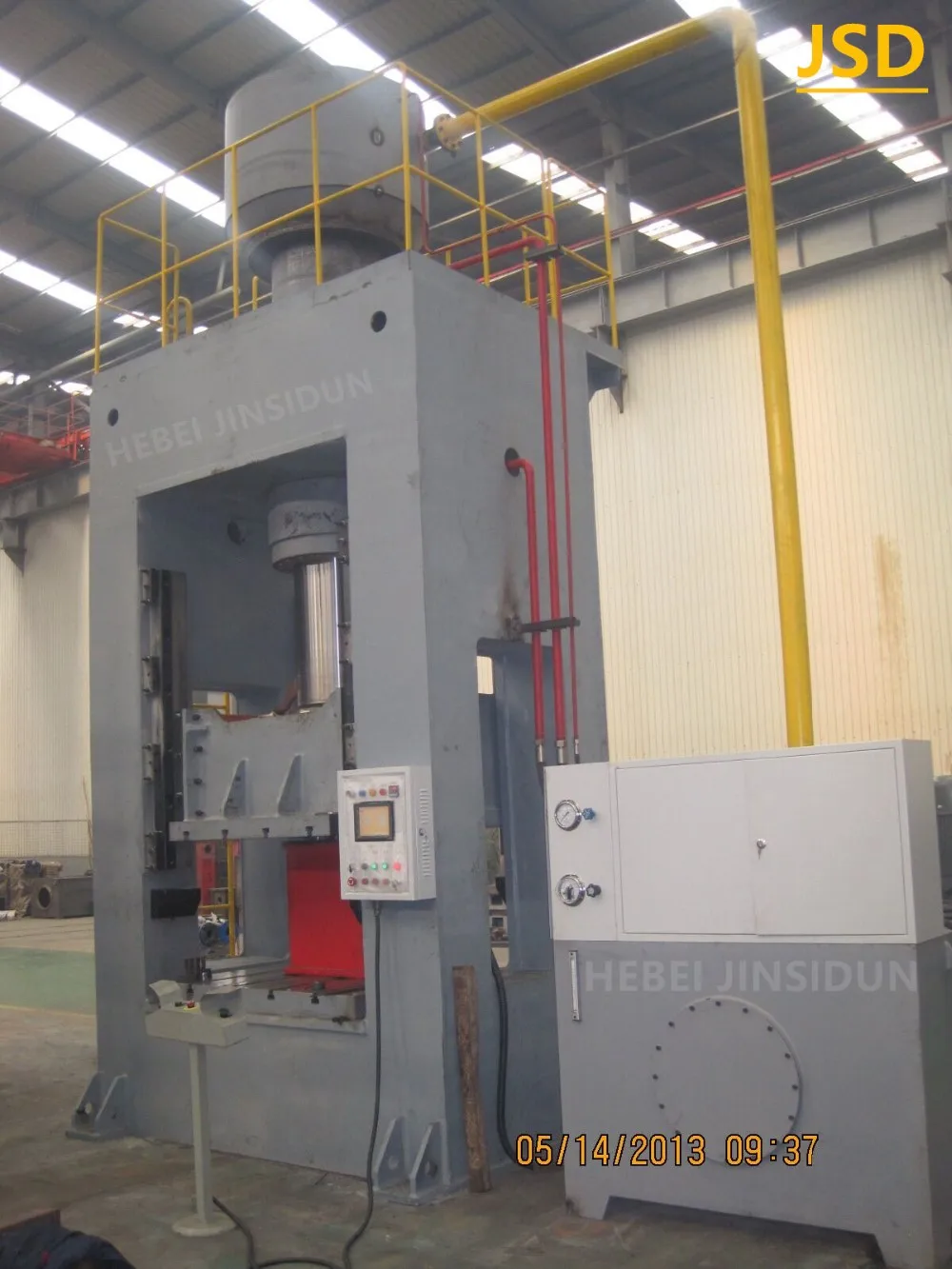 Hydraulic press 250T