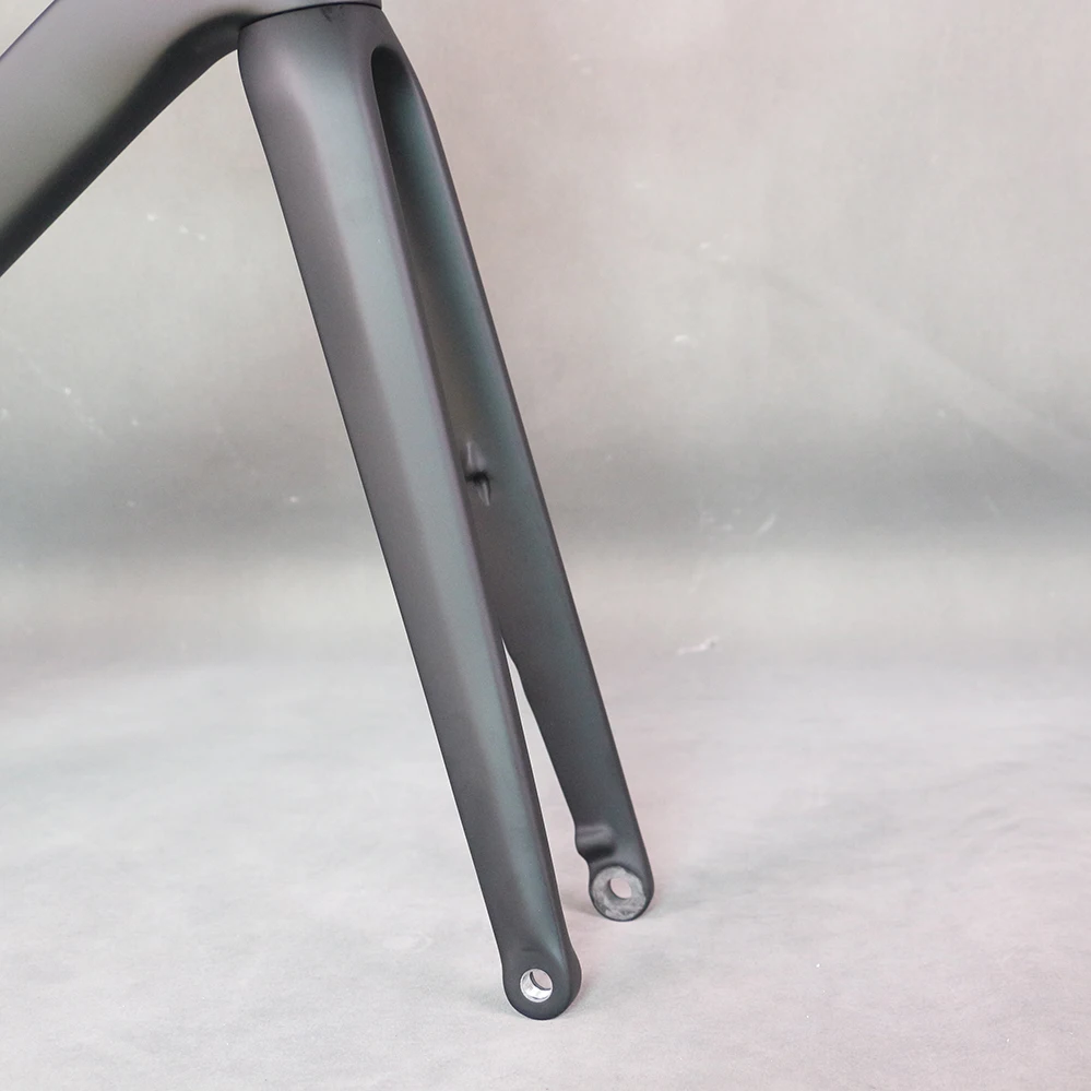 Carbon frame Super Light Carbon Fiber T1100 Disc brake Road Bike Frame Full Hidden Cables 700*32C bicycle black matte FM025