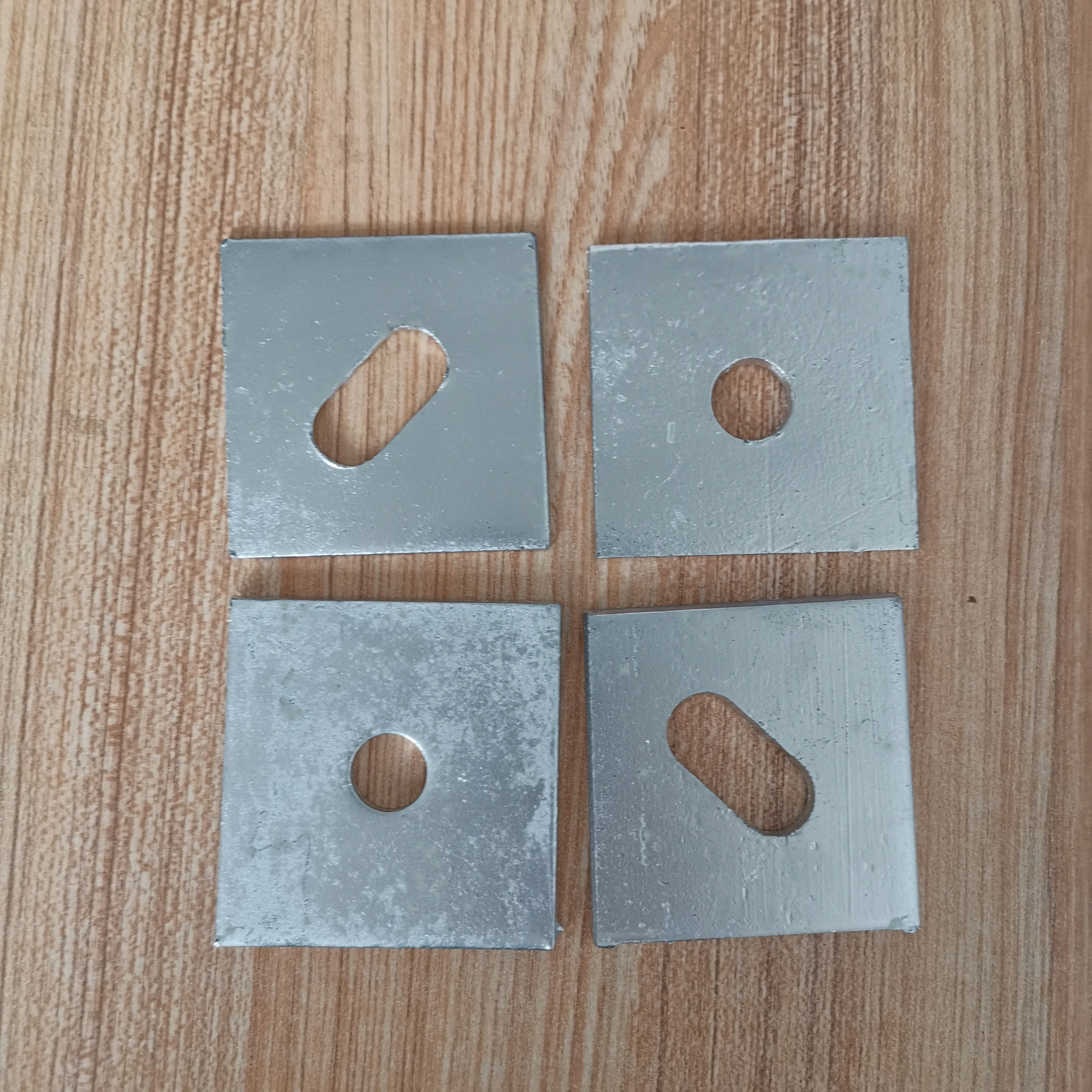 
Galvanized slotted center square washer 