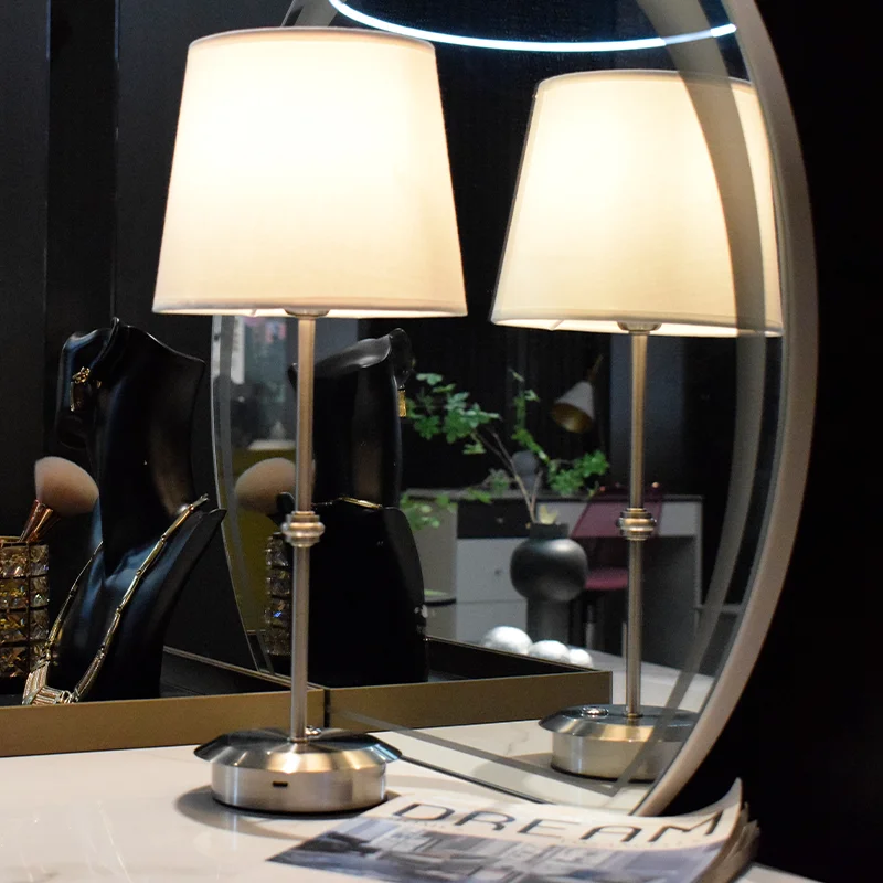 Modern Gold Brass Battery lampada da tavolo Rechargeable Restaurant led Cordless Fabric Shade E27 Light Led farmhouse Table Lamp