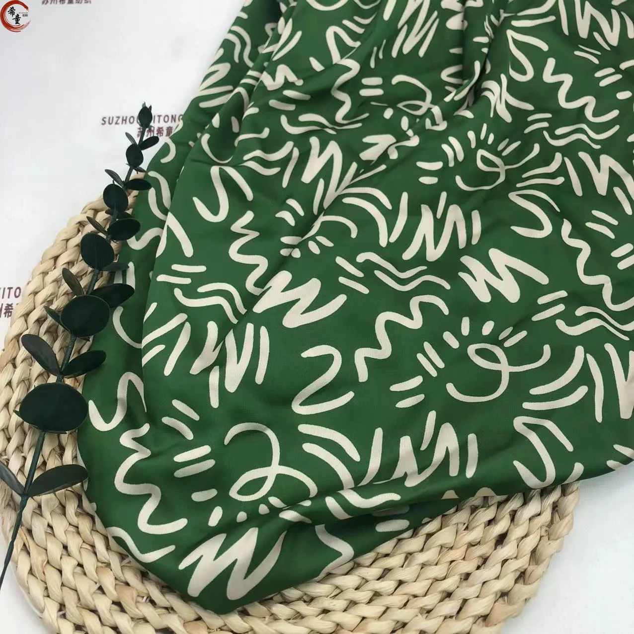New Arrival Soft and Cool Hand Feeling Custom Floral Stretch Digital Printed Satin Fabric for Shirts or Dress